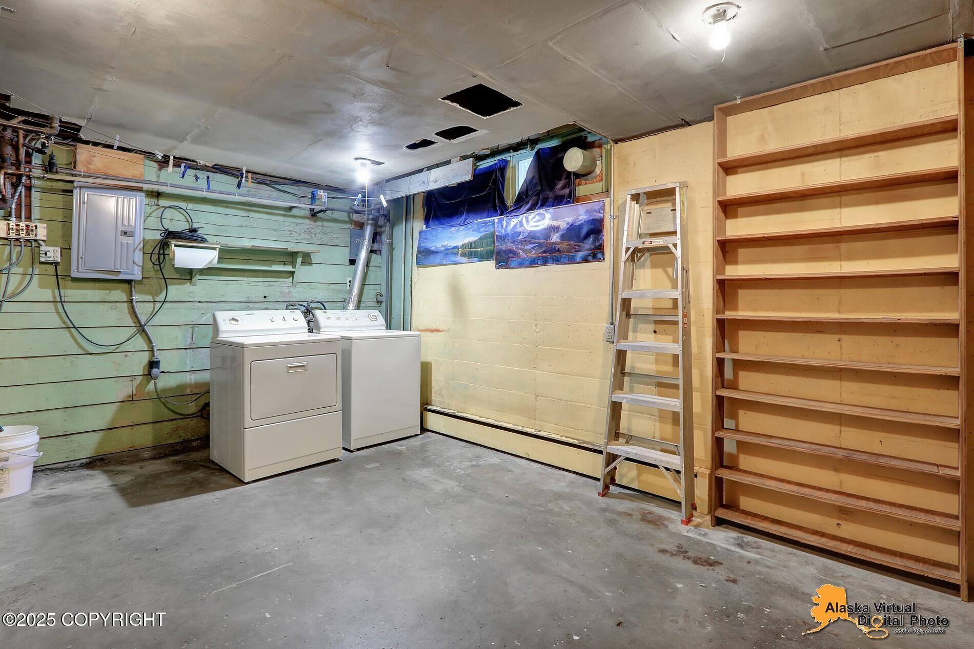 Anchorage, Alaska 99501, United States, 4 Bedrooms Bedrooms, ,2 BathroomsBathrooms,Residential,Pending,208731