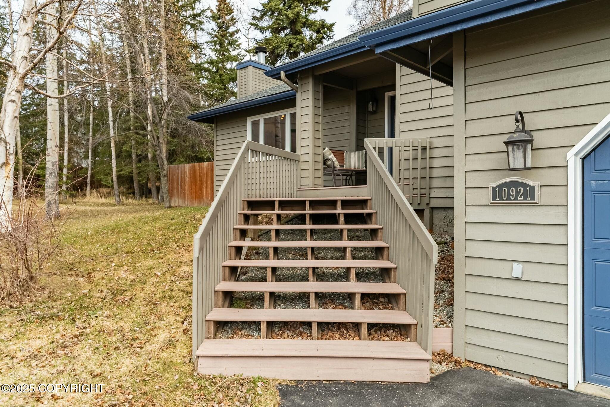 10921 Kichatna Circle, Eagle River, Alaska image 2