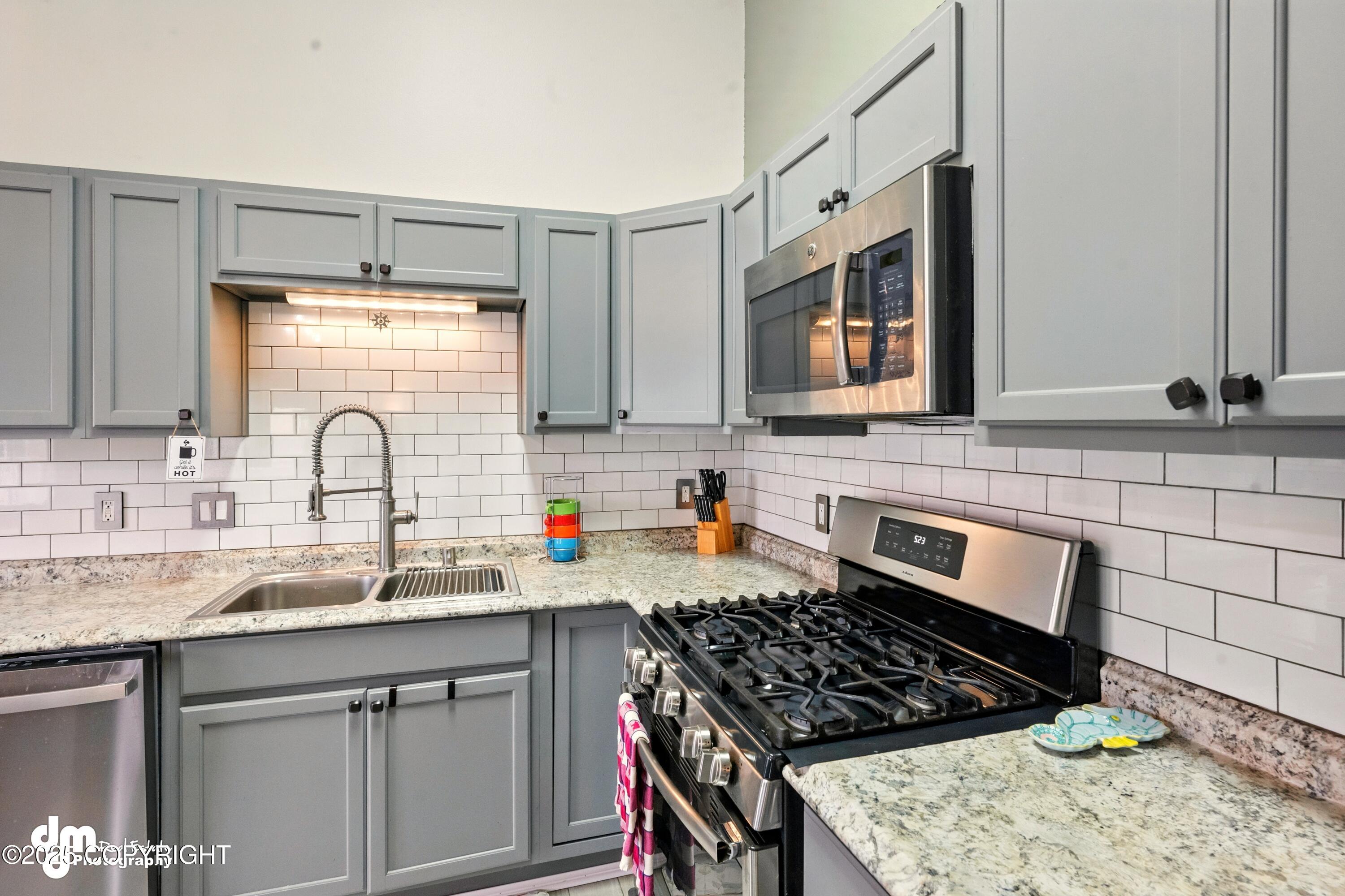 17334 Flintwood Place, Eagle River, Alaska image 10
