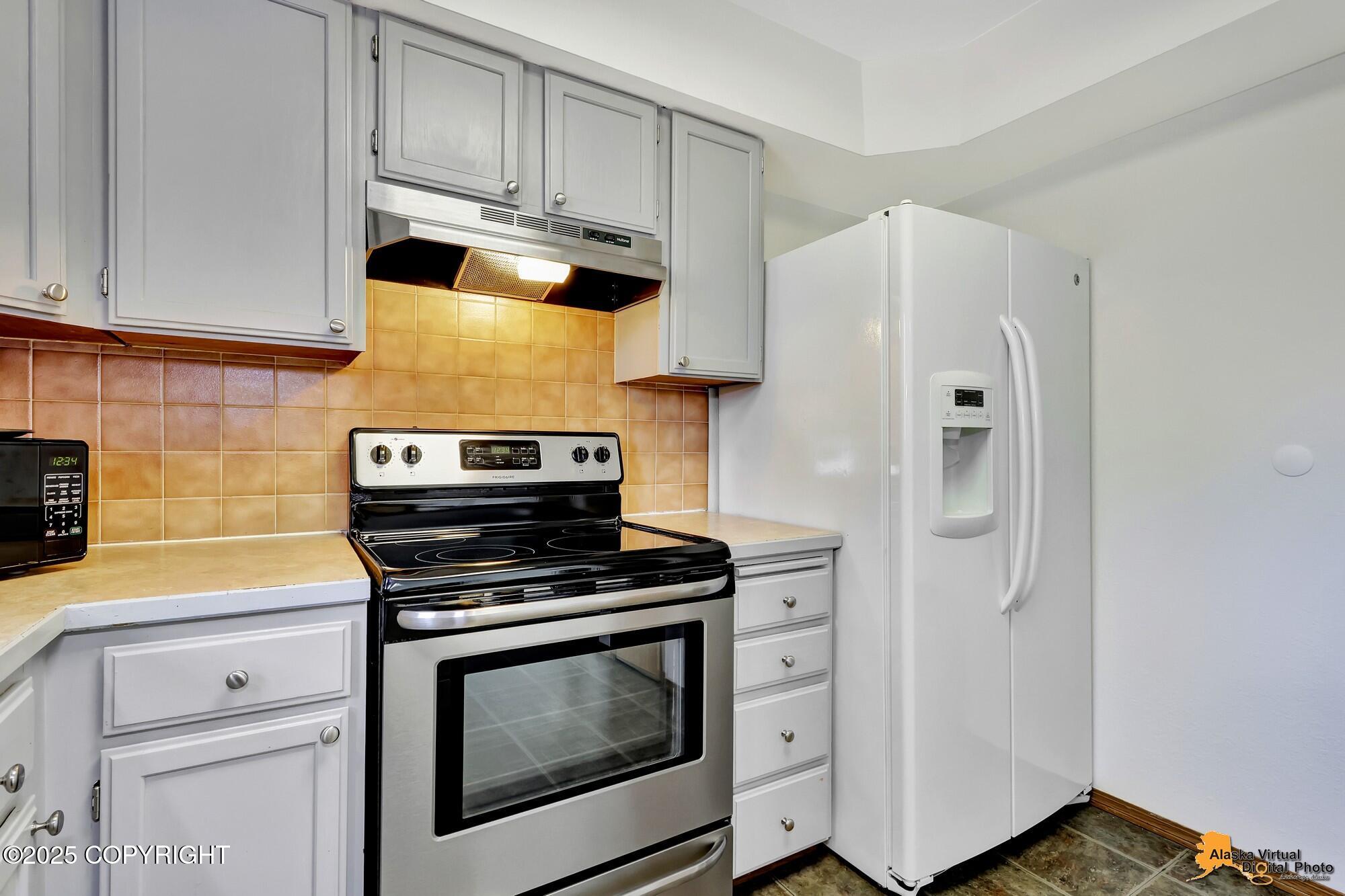 18305 Hidden Falls Avenue, Eagle River, Alaska image 15
