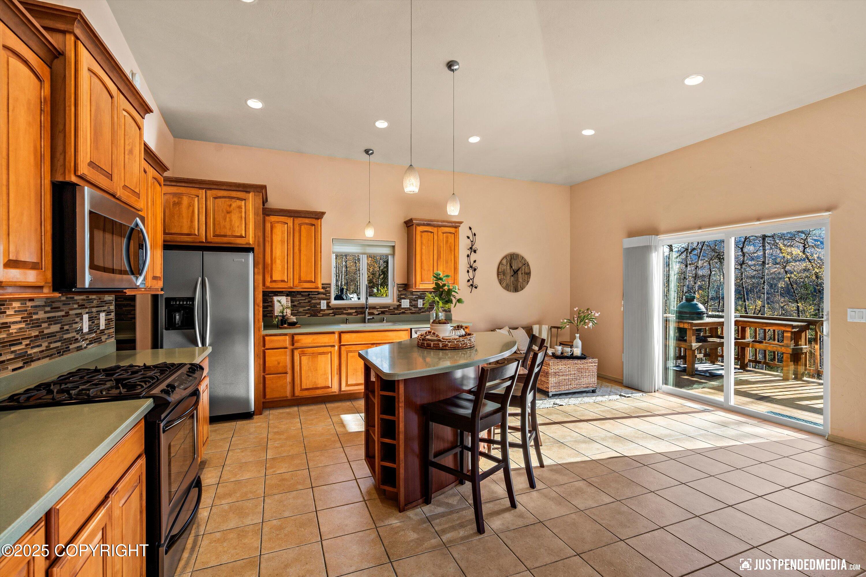 Eagle River, Alaska 99577, United States, 4 Bedrooms Bedrooms, ,3 BathroomsBathrooms,Residential,Active,221436