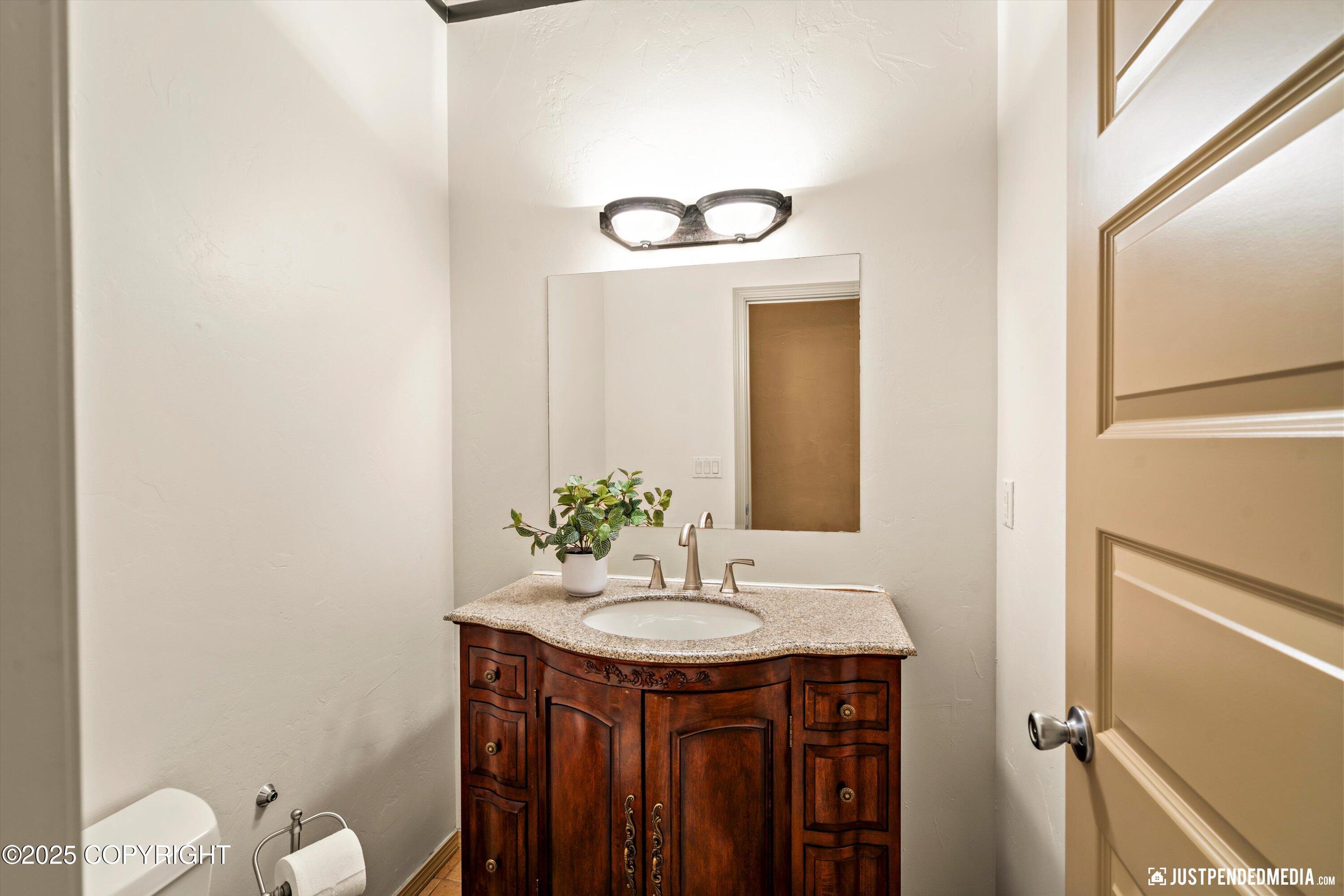 Eagle River, Alaska 99577, United States, 4 Bedrooms Bedrooms, ,3 BathroomsBathrooms,Residential,Active,221436