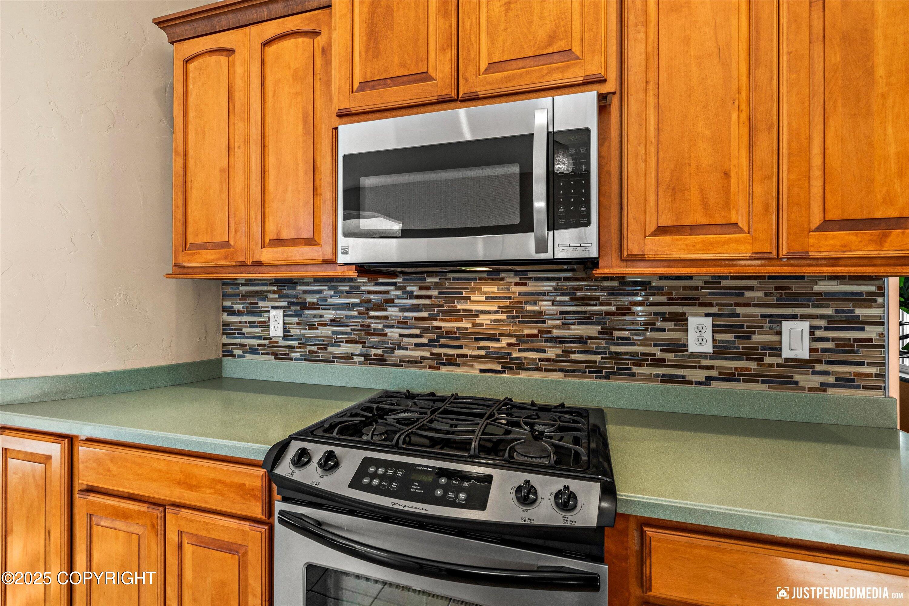 Eagle River, Alaska 99577, United States, 4 Bedrooms Bedrooms, ,3 BathroomsBathrooms,Residential,Active,221436