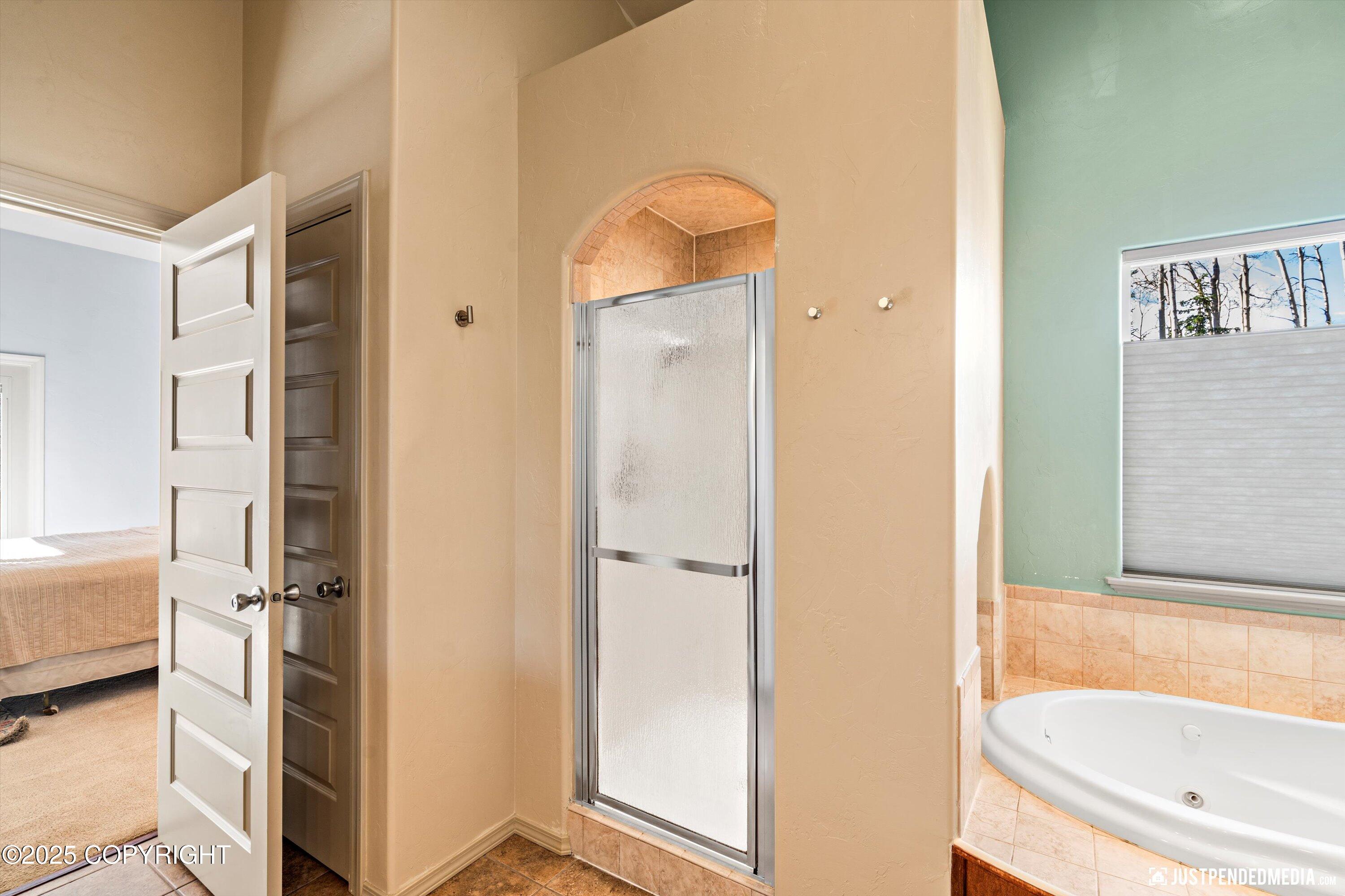 Eagle River, Alaska 99577, United States, 4 Bedrooms Bedrooms, ,3 BathroomsBathrooms,Residential,Active,221436