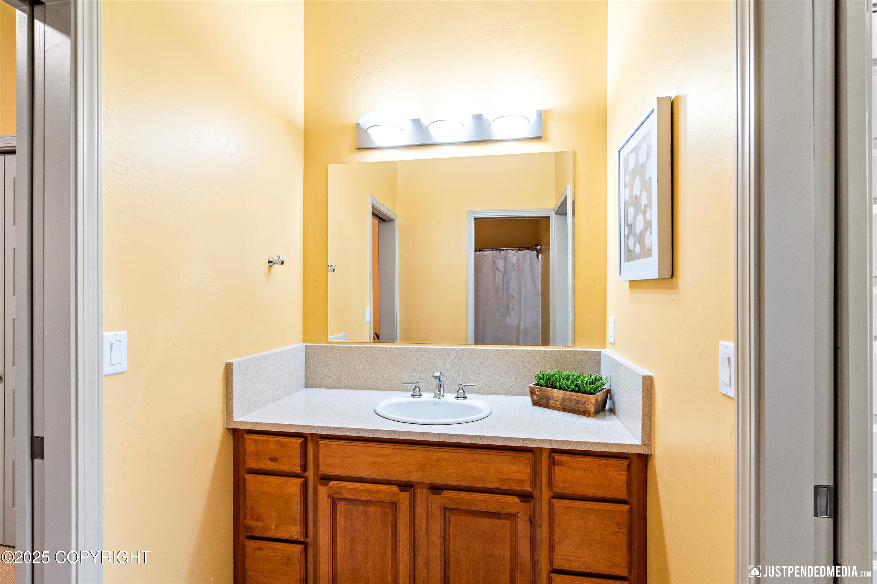 Eagle River, Alaska 99577, United States, 4 Bedrooms Bedrooms, ,3 BathroomsBathrooms,Residential,Active,221436