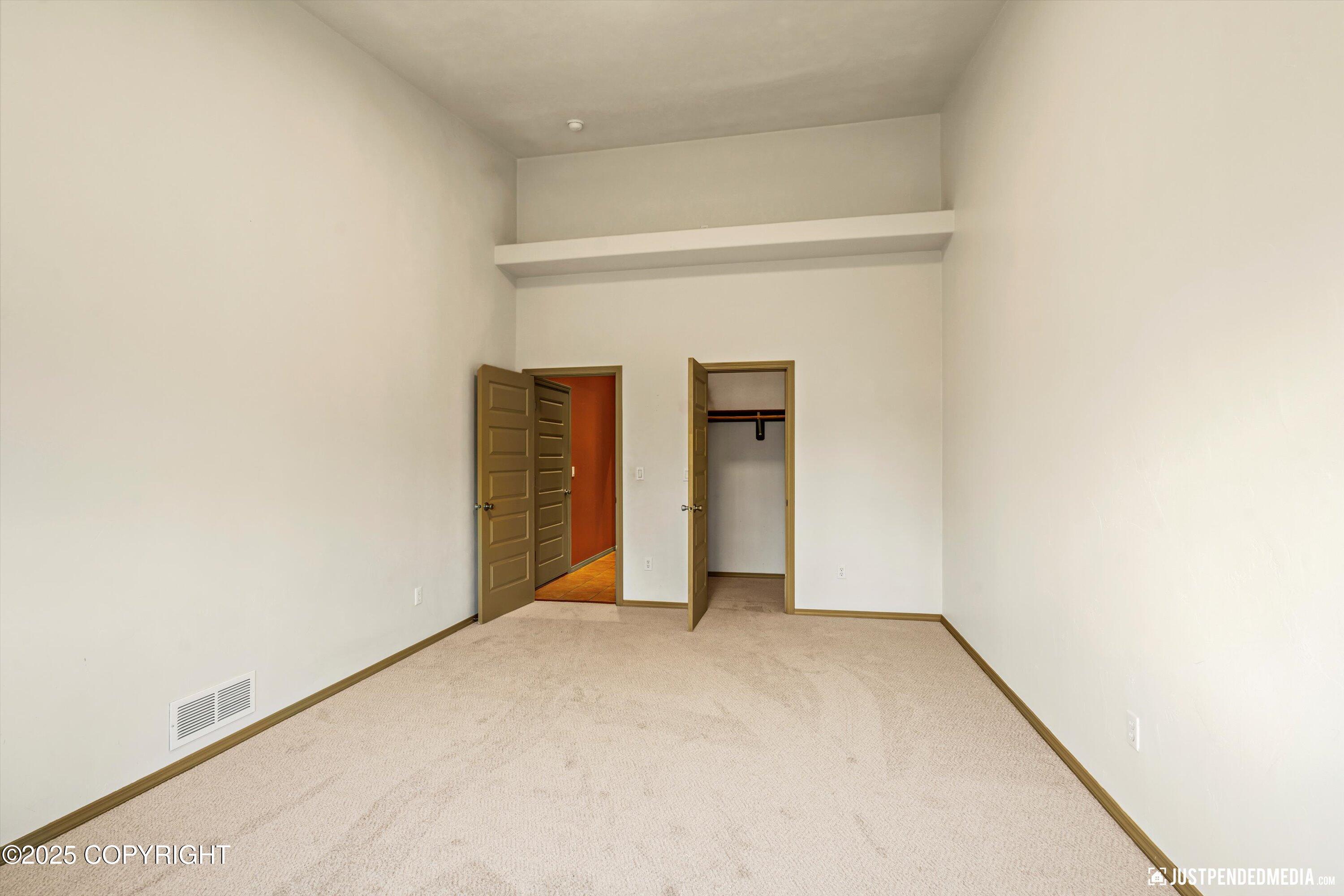 Eagle River, Alaska 99577, United States, 4 Bedrooms Bedrooms, ,3 BathroomsBathrooms,Residential,Active,221436