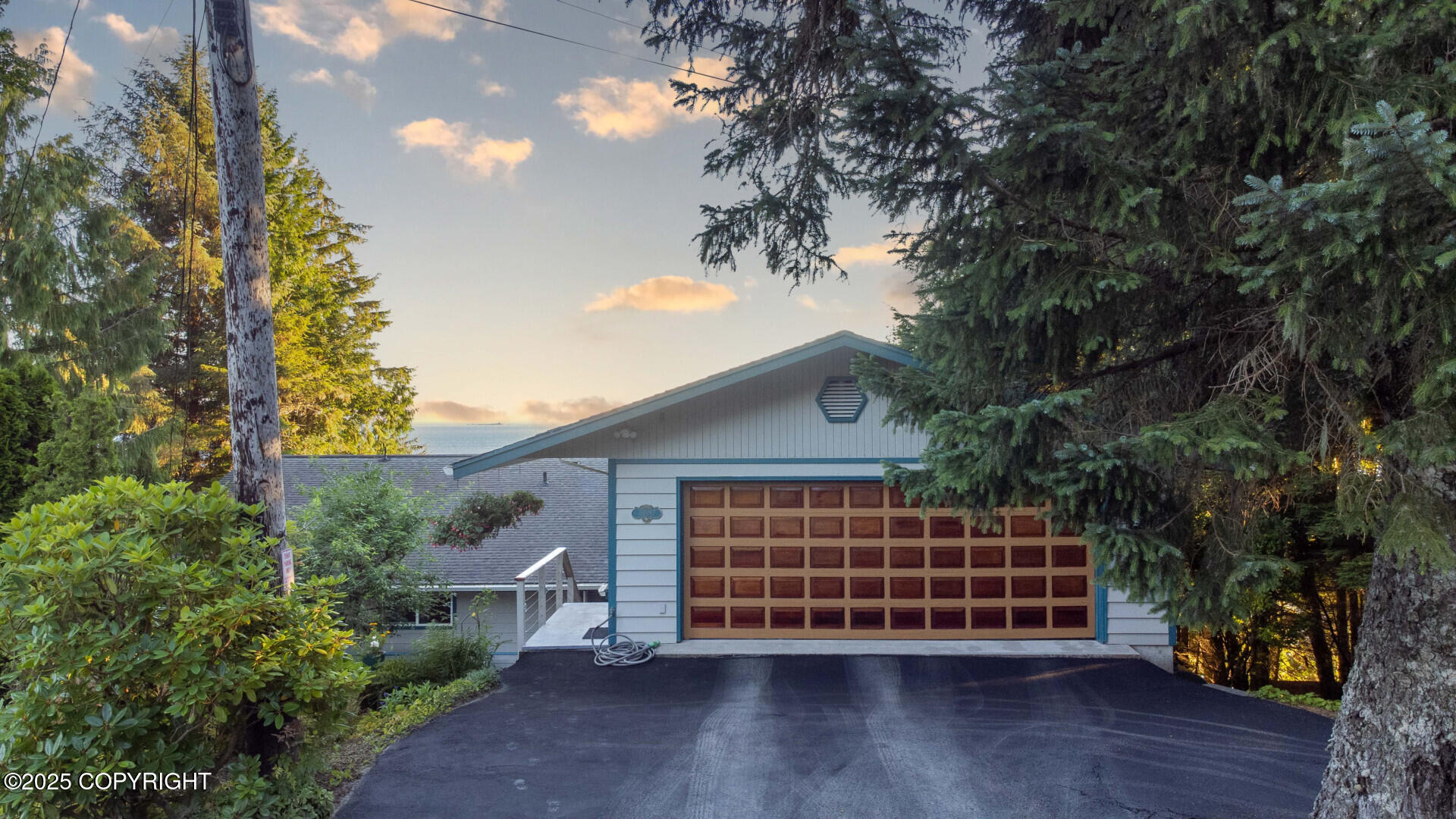 3736-3738 Justice Court