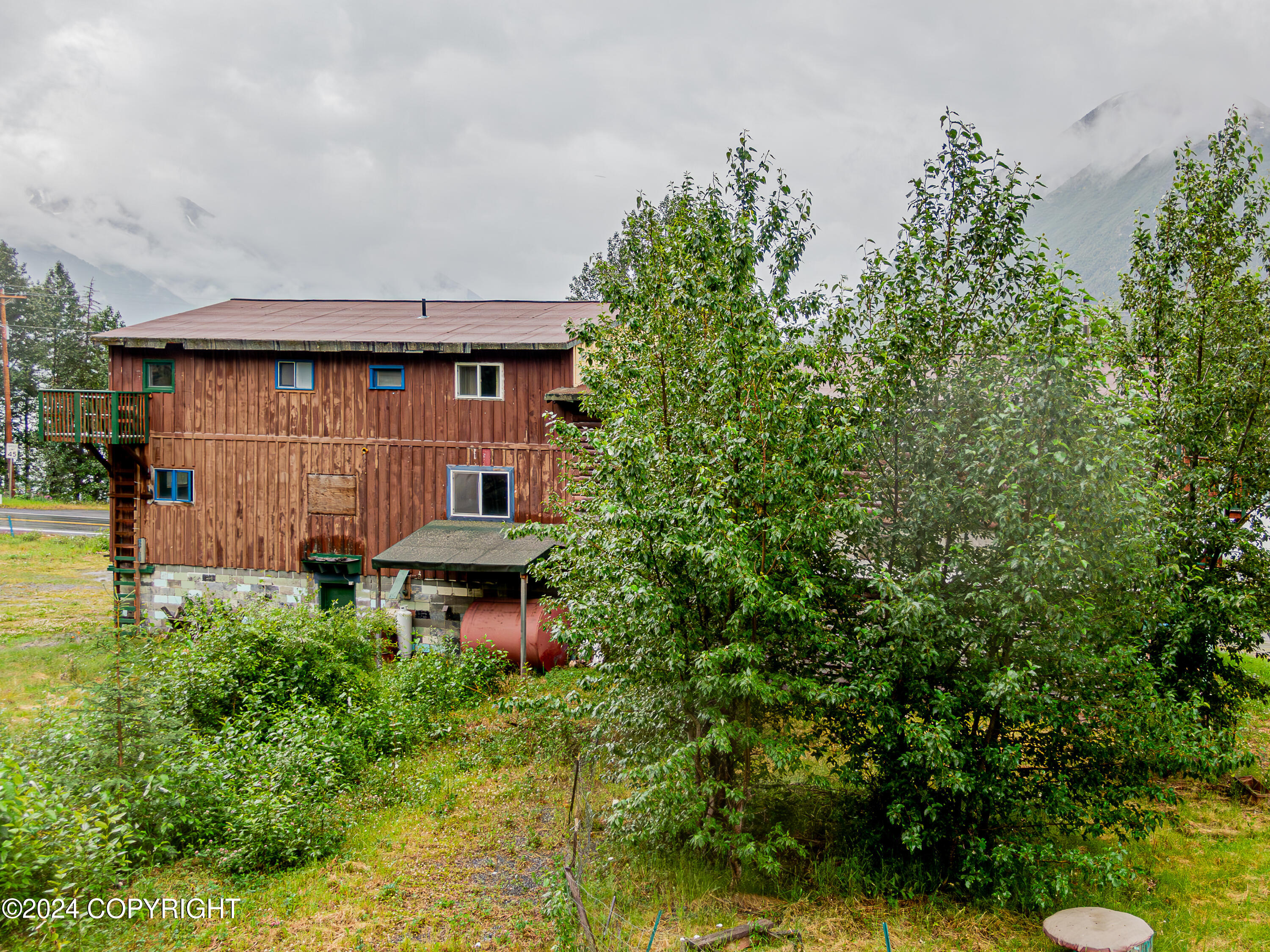 Cooper Landing, Alaska 99572, United States, 7 Bedrooms Bedrooms, ,5 BathroomsBathrooms,Residential,Pending,51647