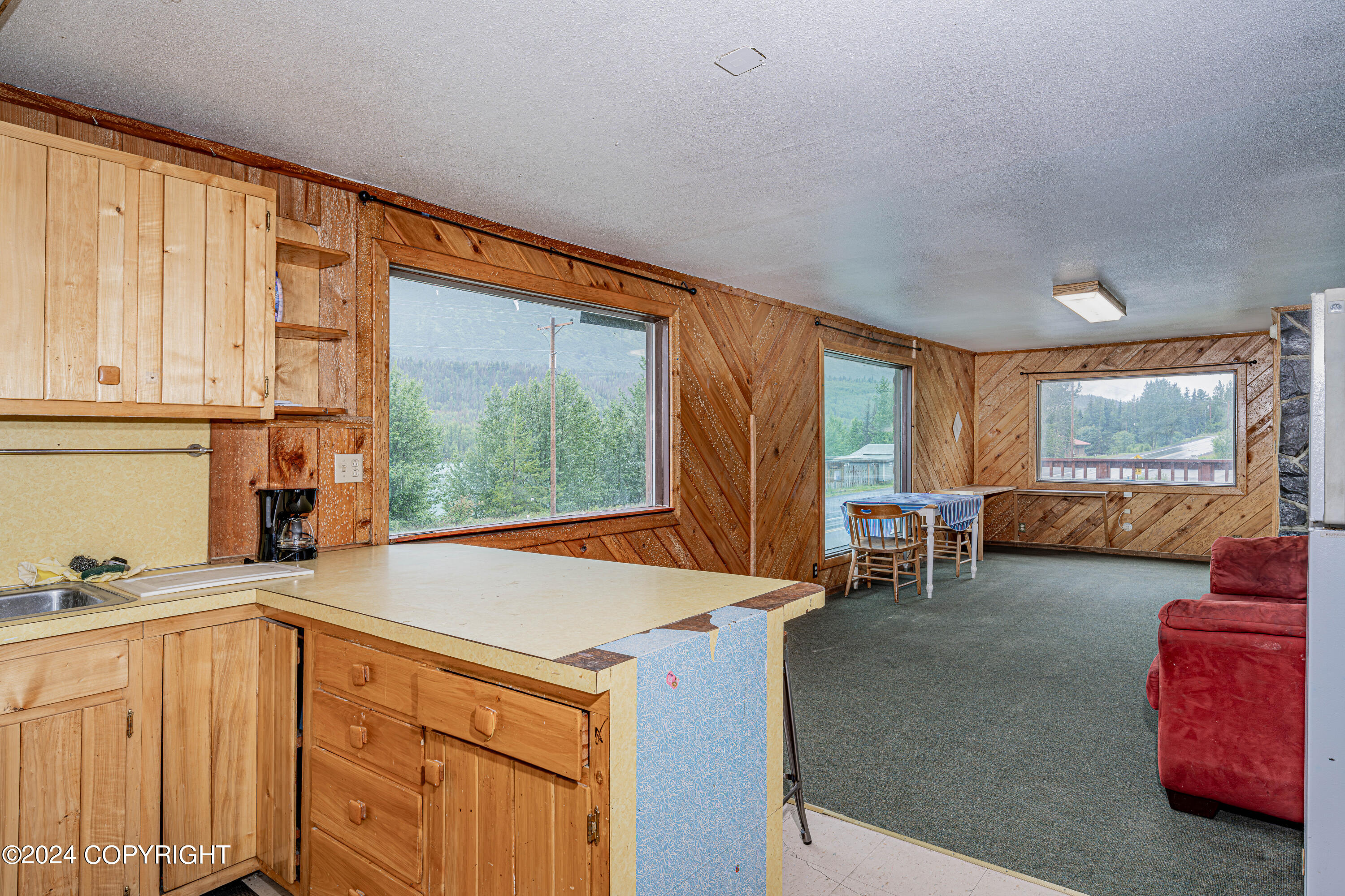 Cooper Landing, Alaska 99572, United States, 7 Bedrooms Bedrooms, ,5 BathroomsBathrooms,Residential,Pending,51647