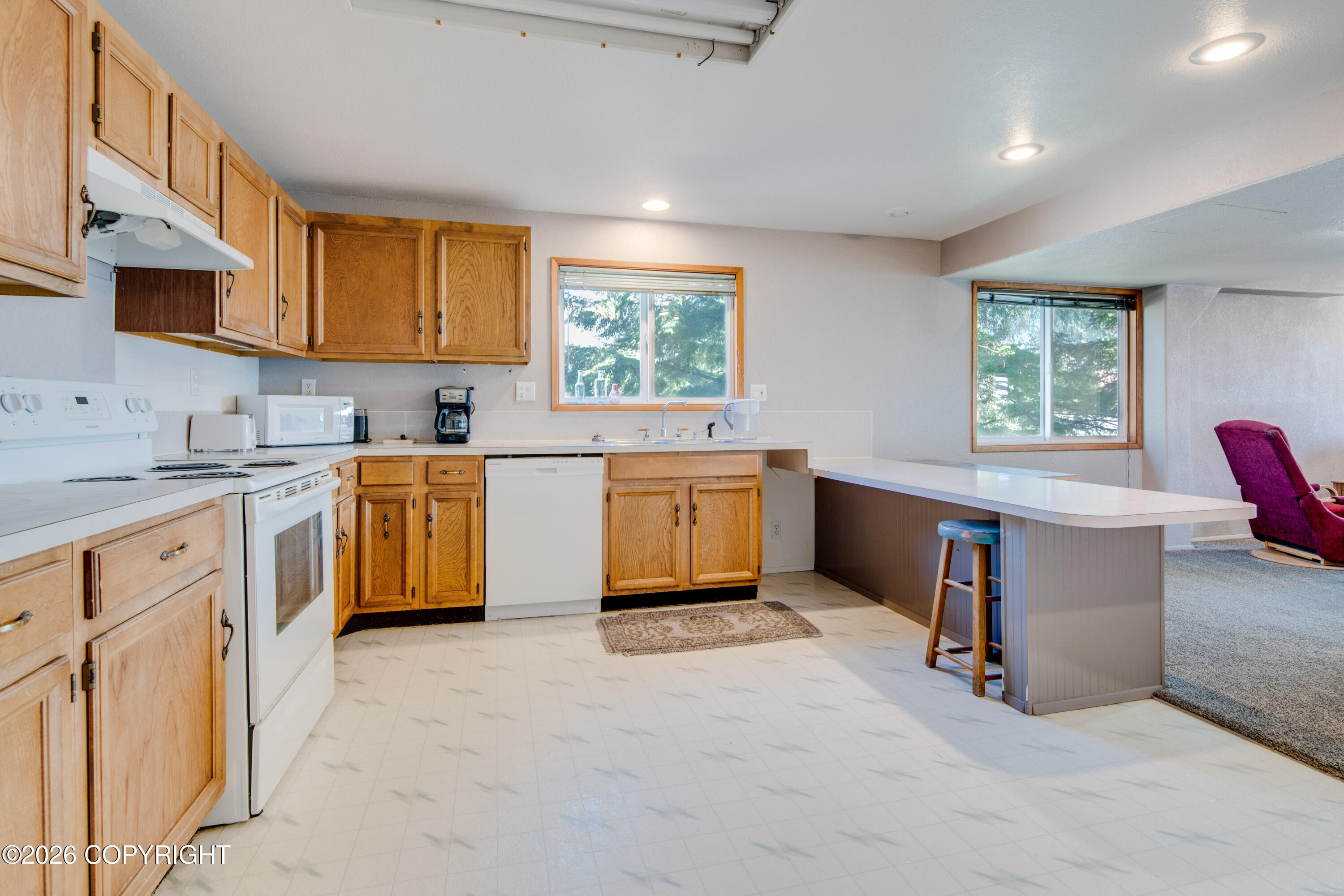 348 Edmonds Street upper