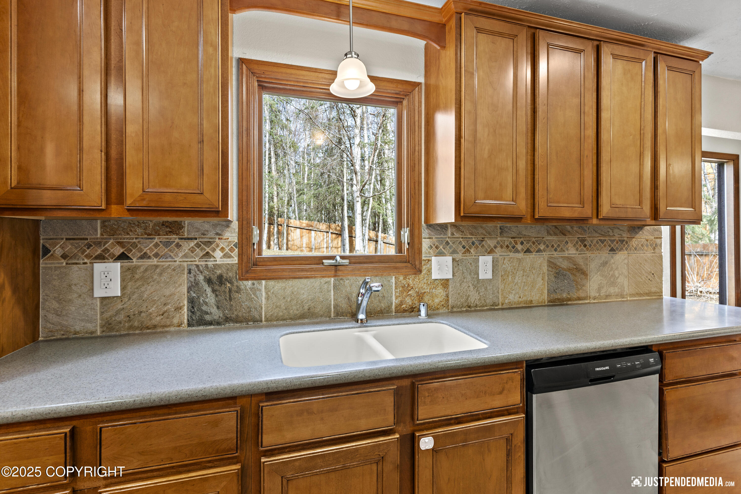 19805 S Montague Loop, Eagle River, Alaska image 15