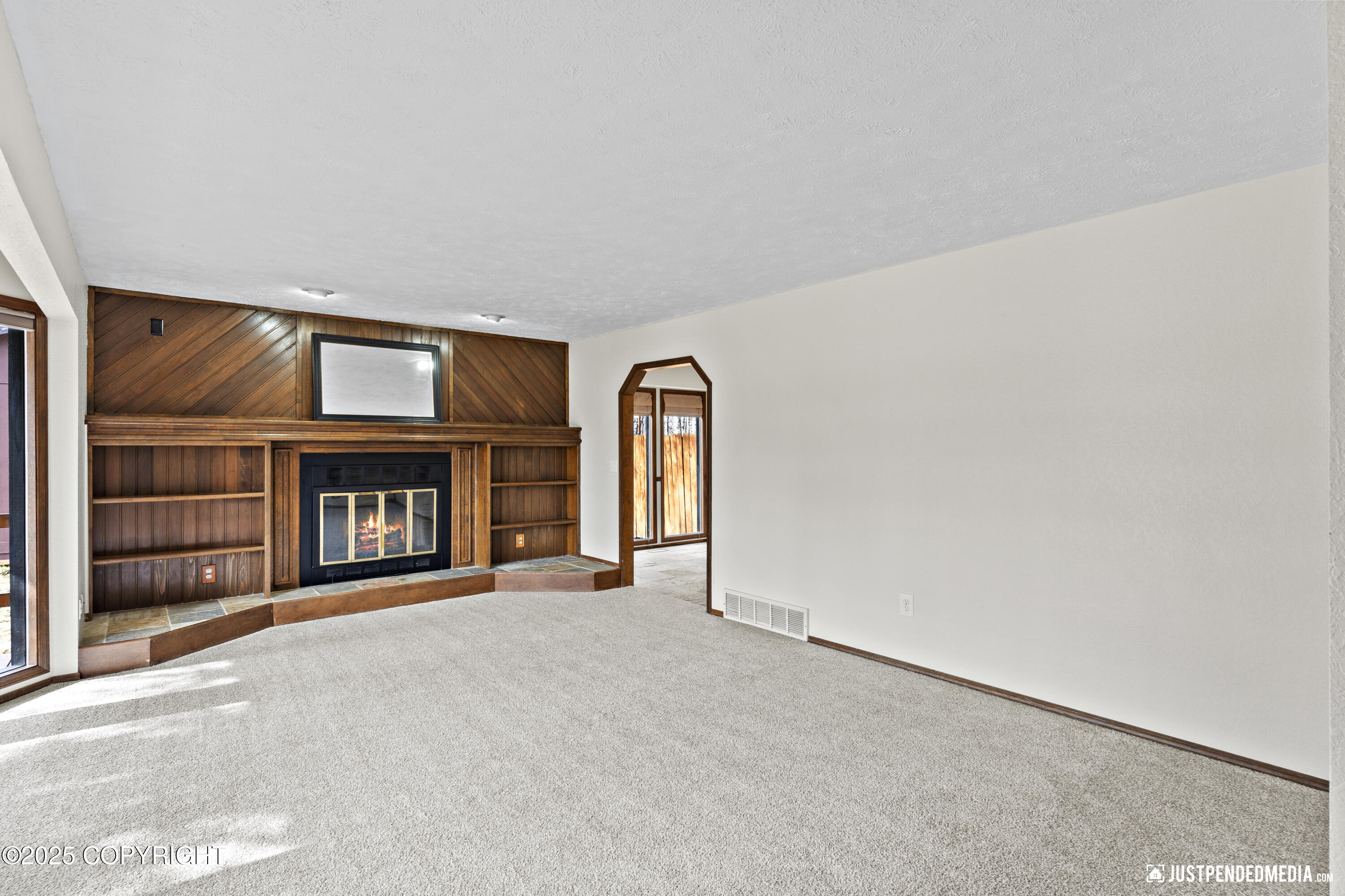 19805 S Montague Loop, Eagle River, Alaska image 6