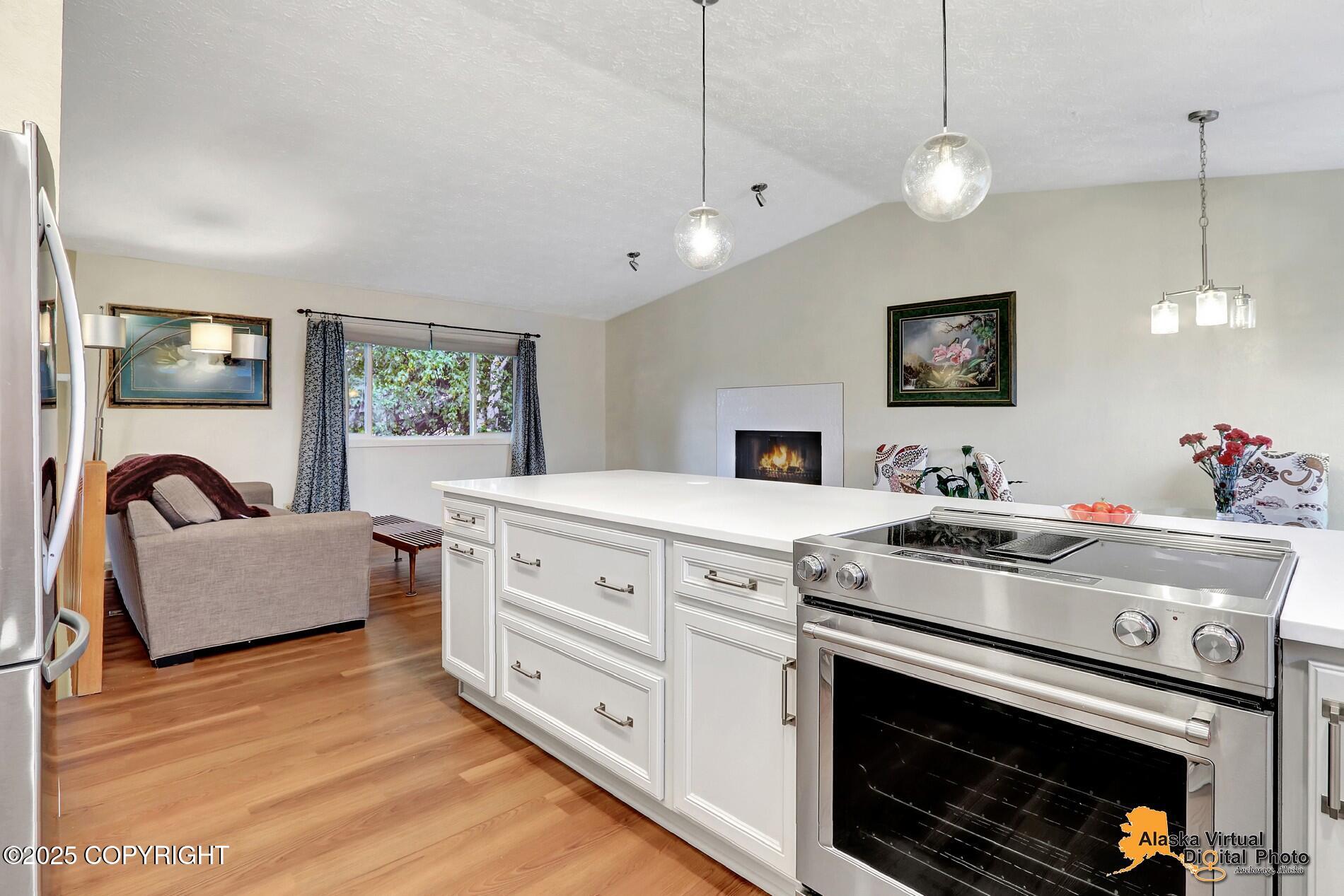 Anchorage, Alaska 99518, United States, 3 Bedrooms Bedrooms, ,2 BathroomsBathrooms,Residential,Pending,209943