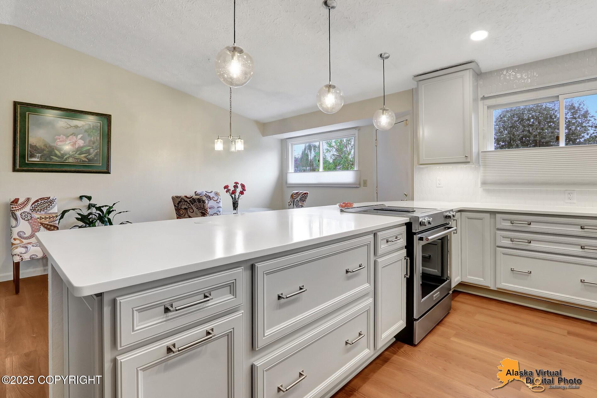 Anchorage, Alaska 99518, United States, 3 Bedrooms Bedrooms, ,2 BathroomsBathrooms,Residential,Pending,209943