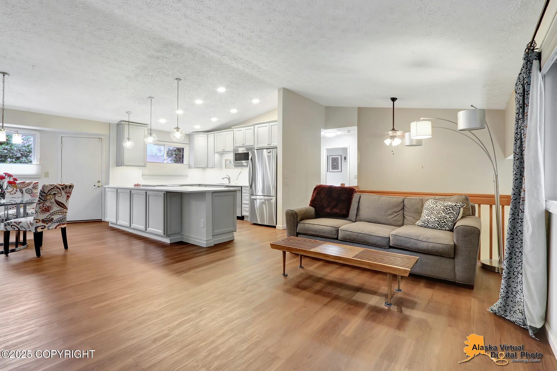 Anchorage, Alaska 99518, United States, 3 Bedrooms Bedrooms, ,2 BathroomsBathrooms,Residential,Pending,209943