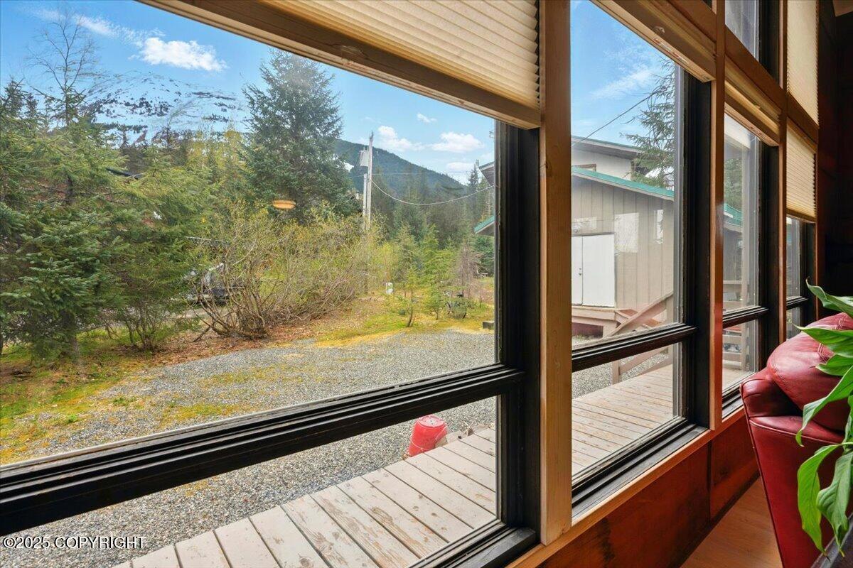 Girdwood, Alaska 99587, United States, 2 Bedrooms Bedrooms, ,1 BathroomBathrooms,Residential,Pending,133405
