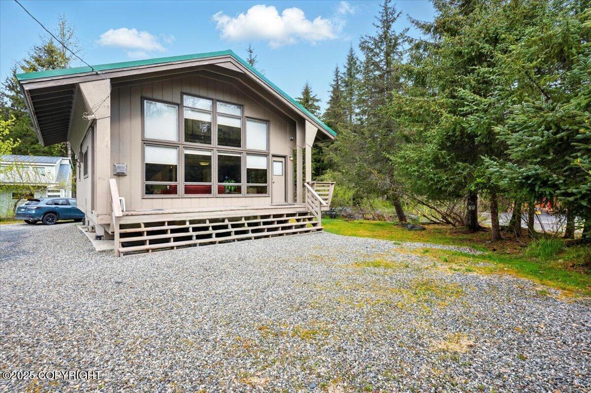 Girdwood, Alaska 99587, United States, 2 Bedrooms Bedrooms, ,1 BathroomBathrooms,Residential,Pending,133405