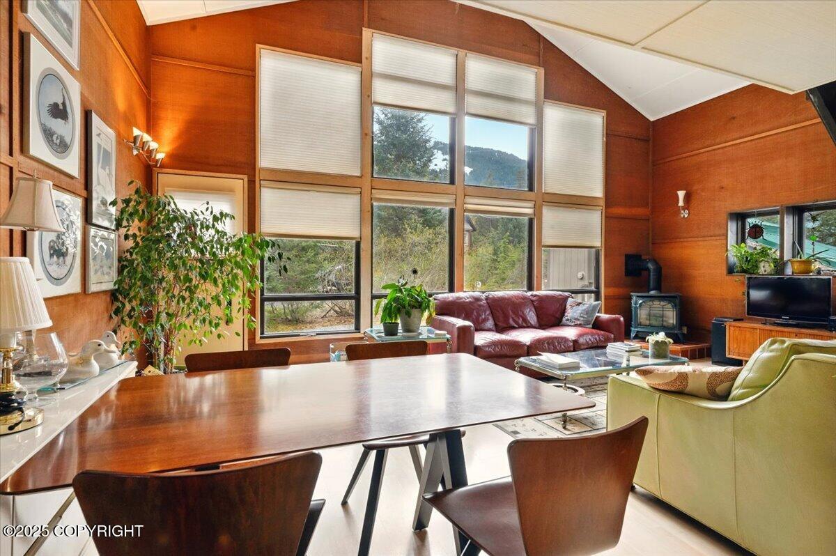 Girdwood, Alaska 99587, United States, 2 Bedrooms Bedrooms, ,1 BathroomBathrooms,Residential,Pending,133405