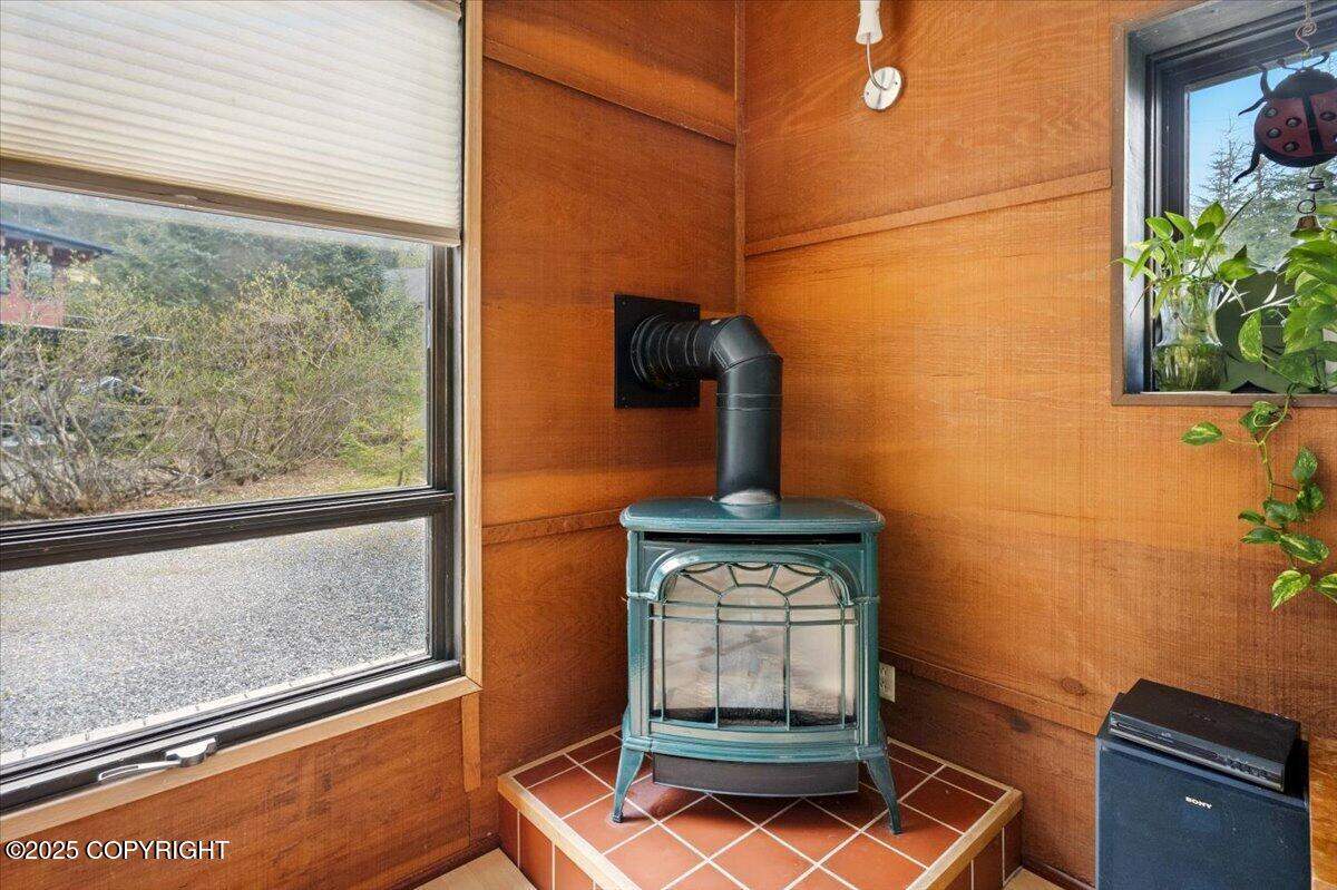 Girdwood, Alaska 99587, United States, 2 Bedrooms Bedrooms, ,1 BathroomBathrooms,Residential,Pending,133405