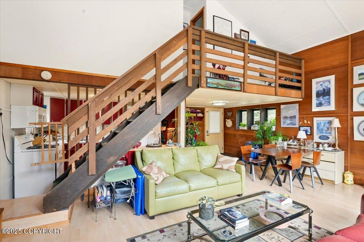 Girdwood, Alaska 99587, United States, 2 Bedrooms Bedrooms, ,1 BathroomBathrooms,Residential,Pending,133405