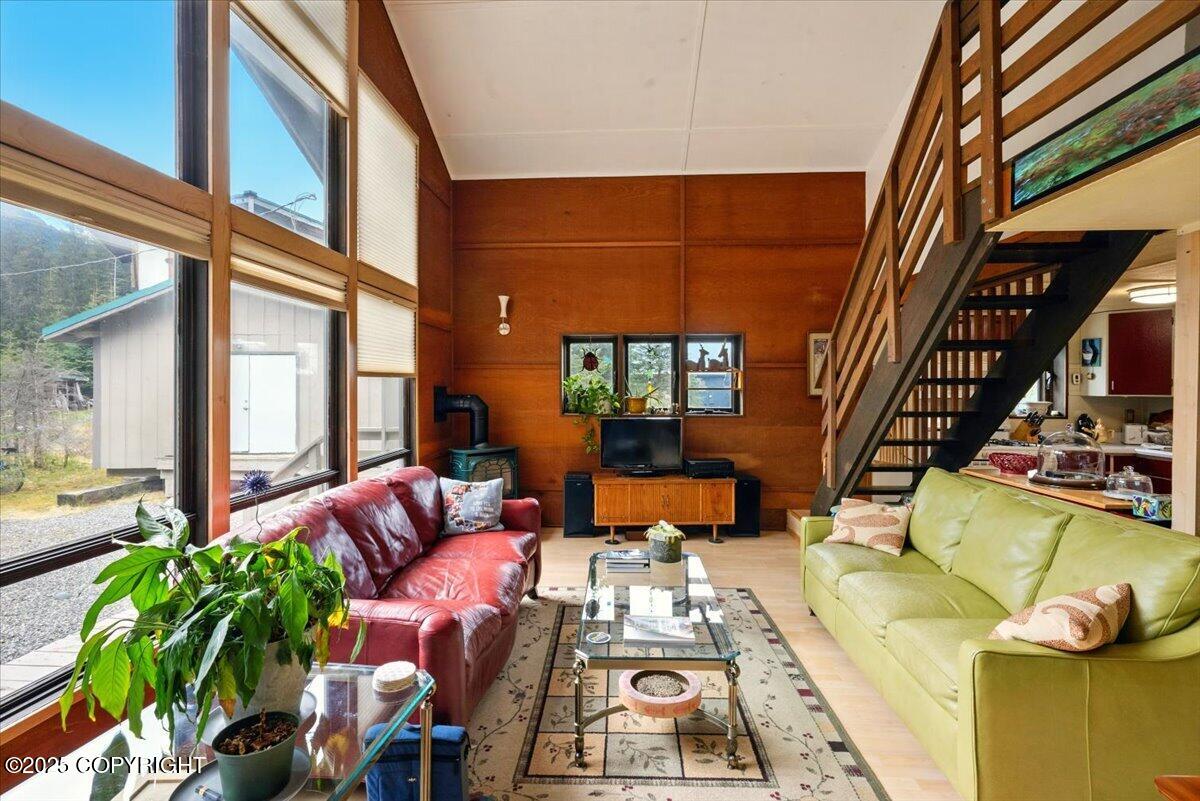 Girdwood, Alaska 99587, United States, 2 Bedrooms Bedrooms, ,1 BathroomBathrooms,Residential,Pending,133405