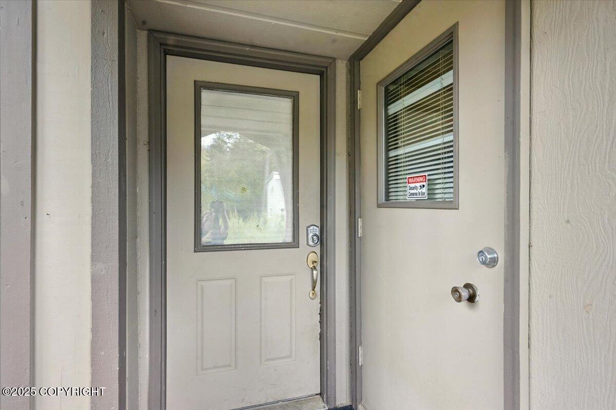 Girdwood, Alaska 99587, United States, 2 Bedrooms Bedrooms, ,1 BathroomBathrooms,Residential,Pending,133405