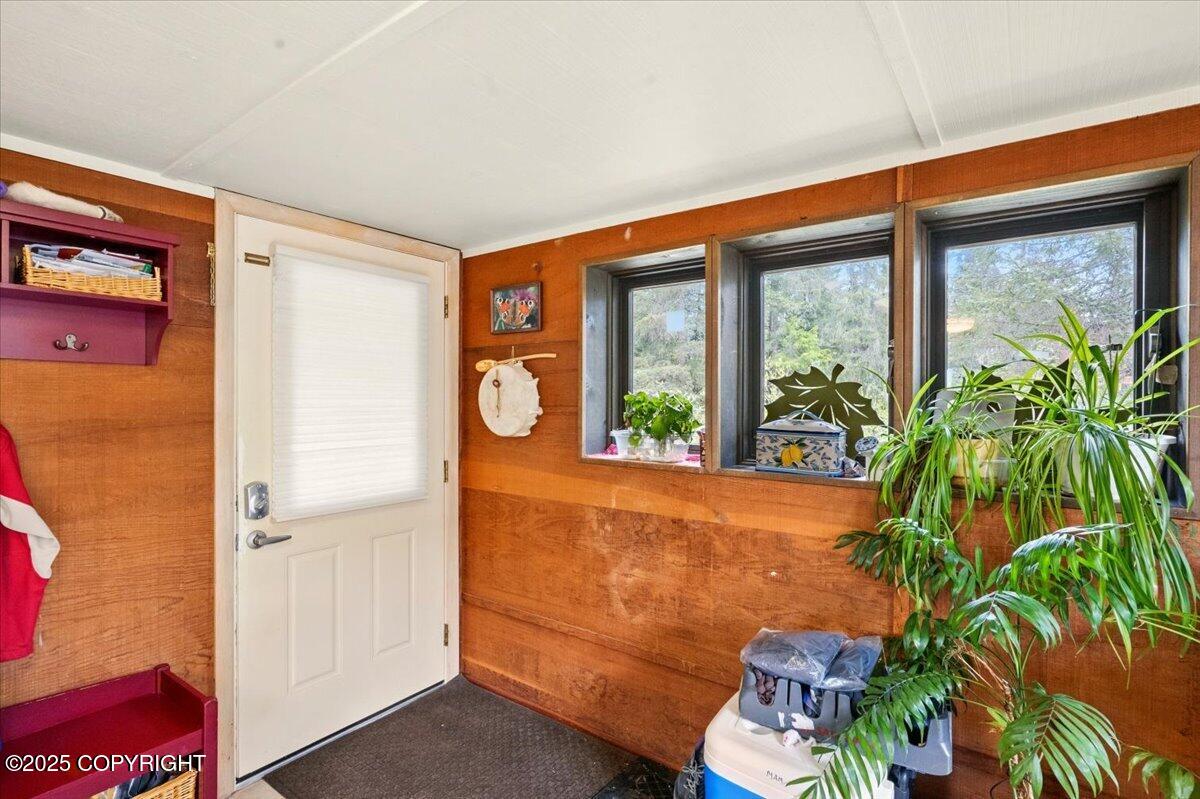 Girdwood, Alaska 99587, United States, 2 Bedrooms Bedrooms, ,1 BathroomBathrooms,Residential,Pending,133405