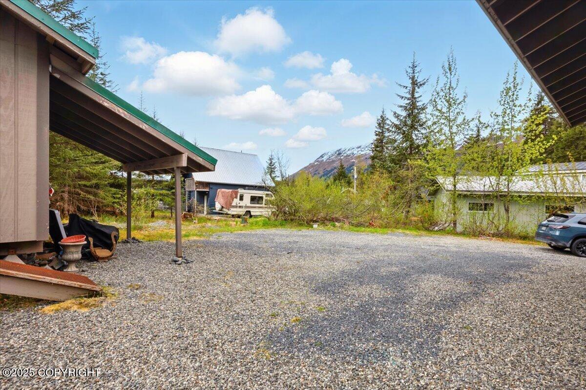 Girdwood, Alaska 99587, United States, 2 Bedrooms Bedrooms, ,1 BathroomBathrooms,Residential,Pending,133405