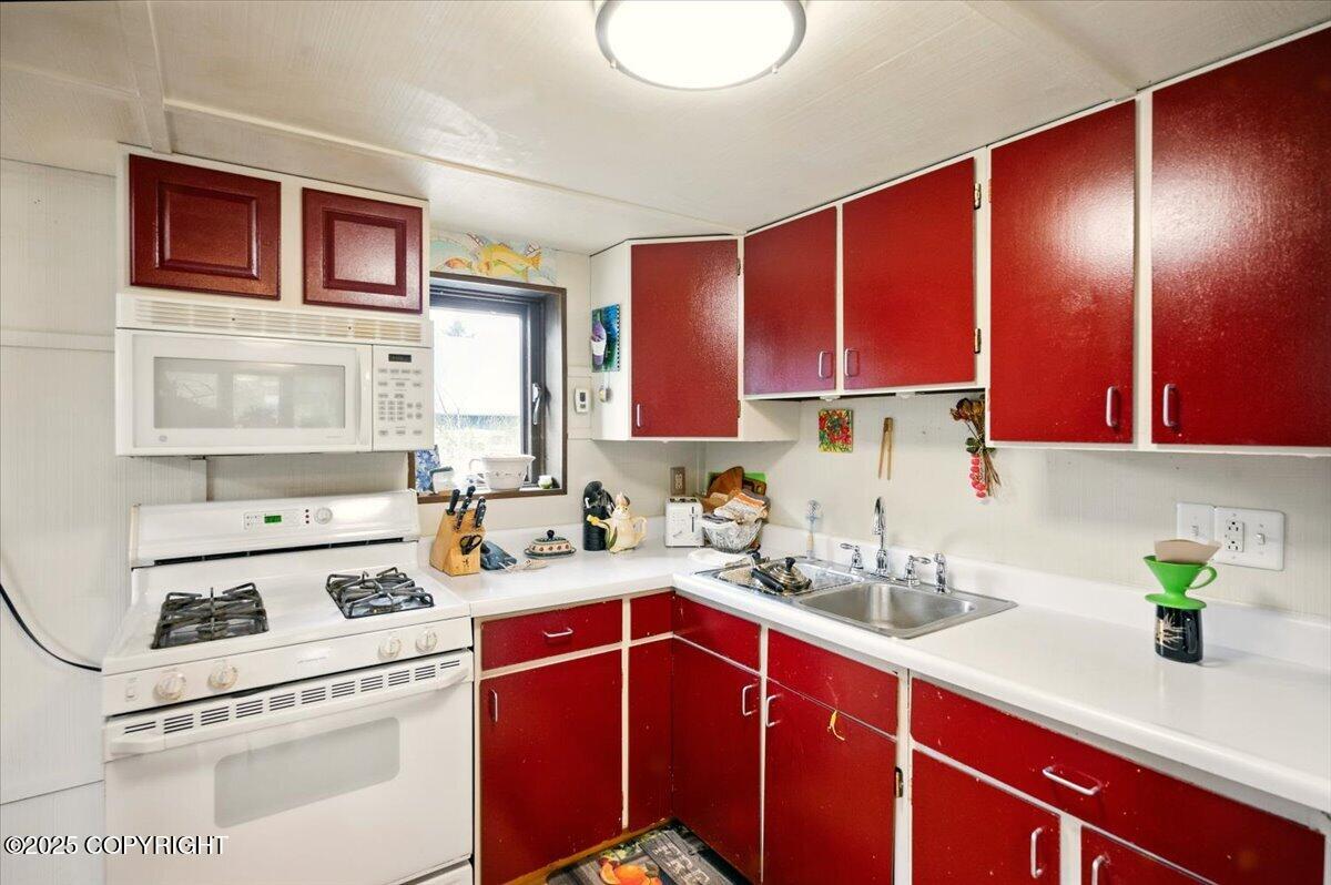 Girdwood, Alaska 99587, United States, 2 Bedrooms Bedrooms, ,1 BathroomBathrooms,Residential,Pending,133405