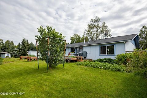 Homes For Sale - 2541 Lyvona Lane<br/> Anchorage, AK 99502