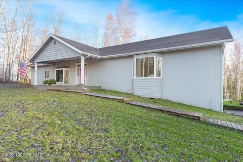 Photo of 493 Valley View Drive, Fairbanks, AK 99712 (MLS # 25-13456) Photo of 493 Valley View Drive, Fairbanks, AK 99712 (MLS # 25-13456)