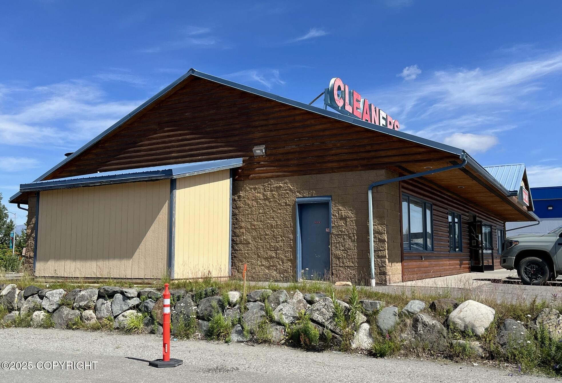 745 E Westpoint Drive