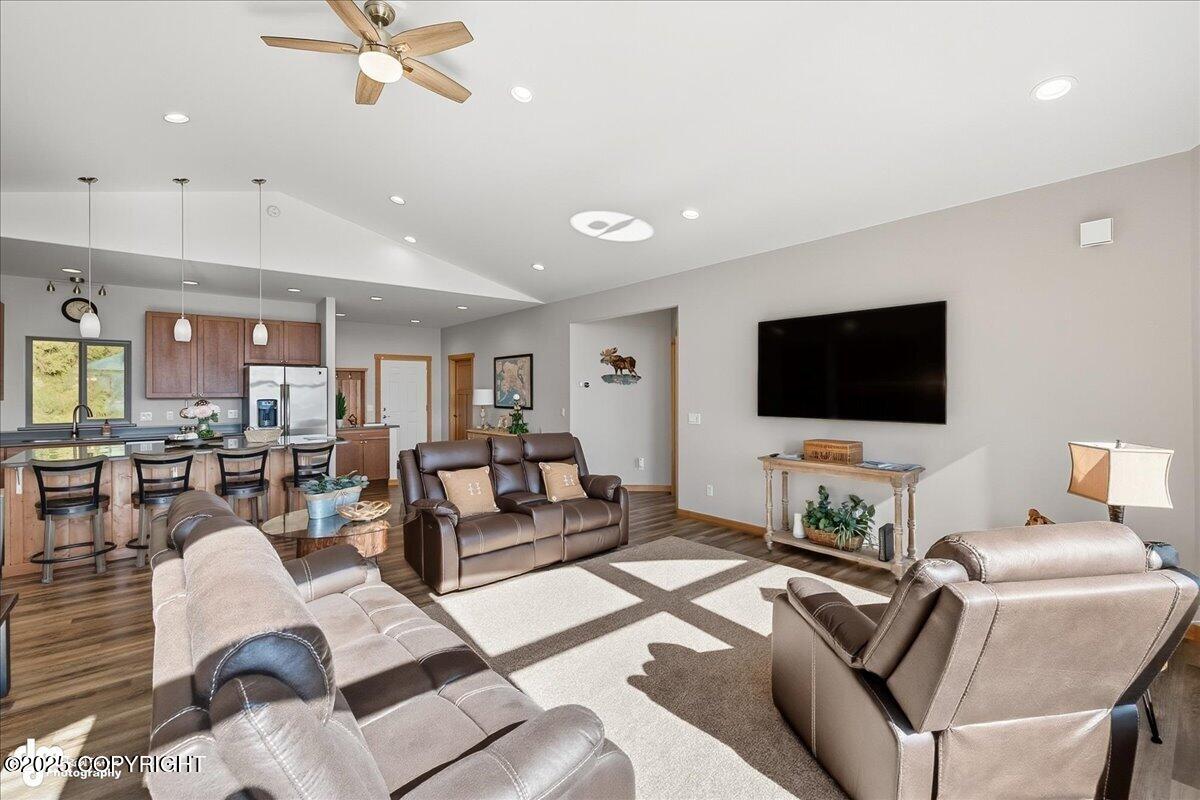 Homer, Alaska 99603, United States, 3 Bedrooms Bedrooms, ,2 BathroomsBathrooms,Residential,Active,206463