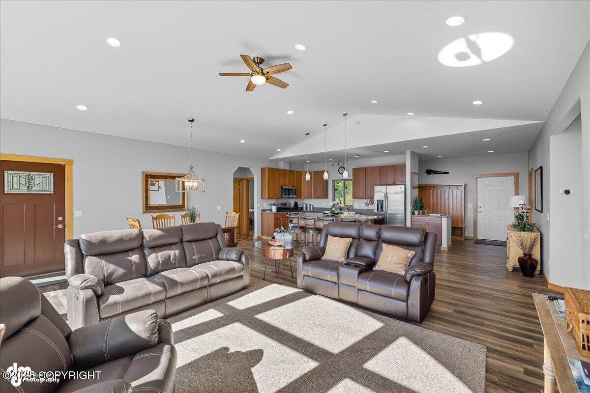 Homer, Alaska 99603, United States, 3 Bedrooms Bedrooms, ,2 BathroomsBathrooms,Residential,Active,206463