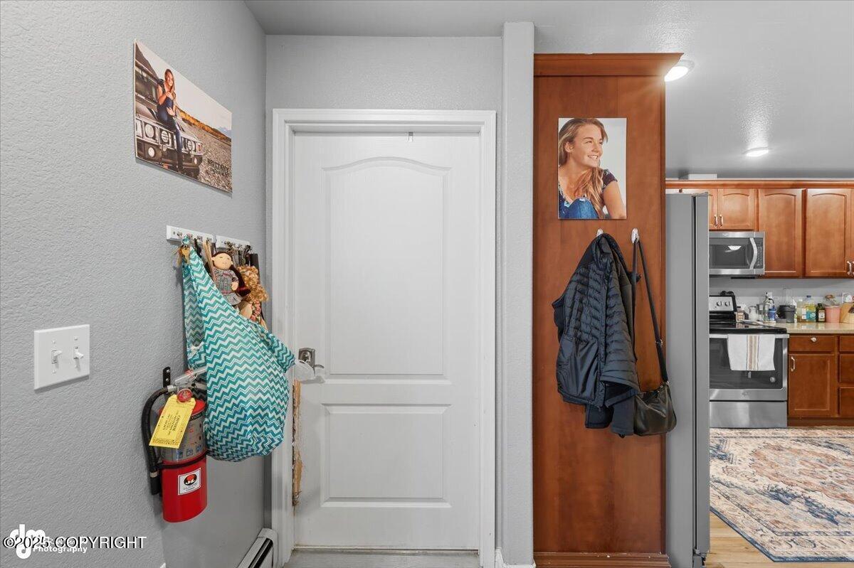 3253 W Coghlan Circle