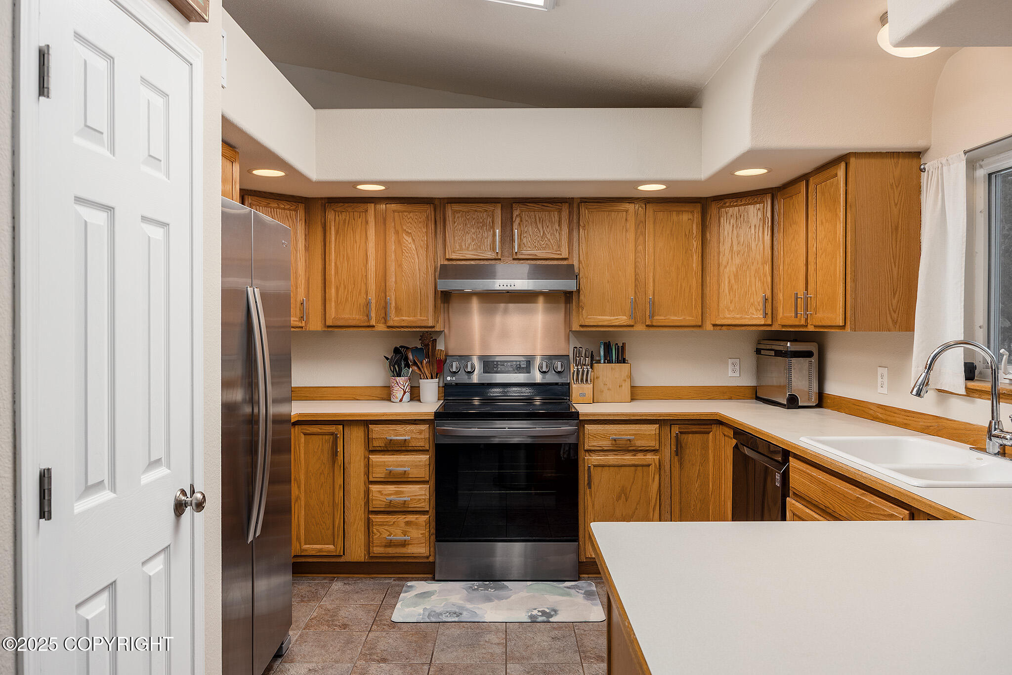 2323 Blue Sparkle Drive, North Pole, Alaska image 10