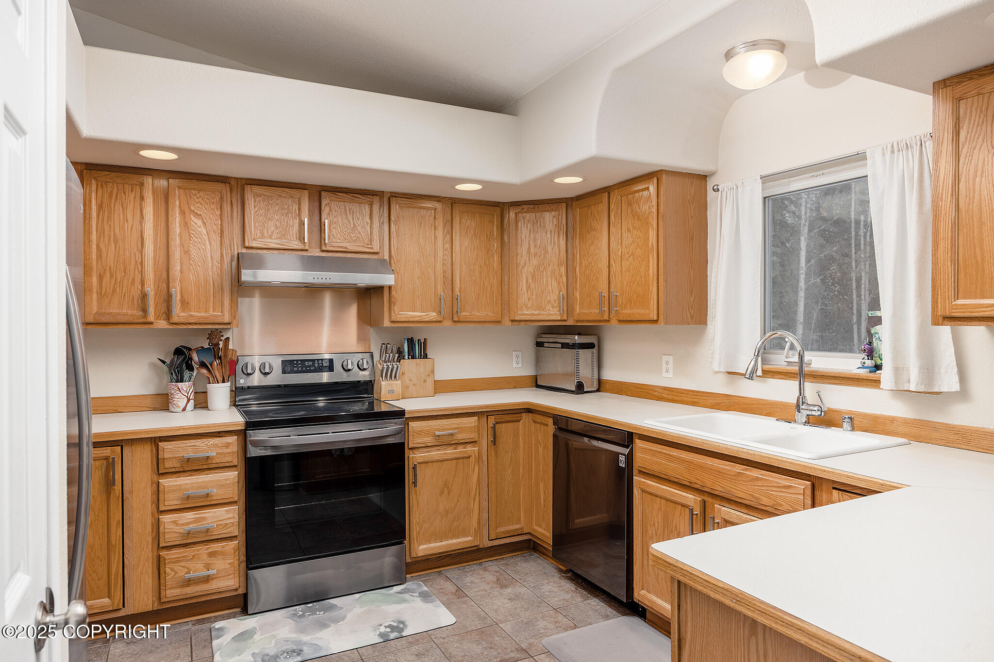 2323 Blue Sparkle Drive, North Pole, Alaska image 11