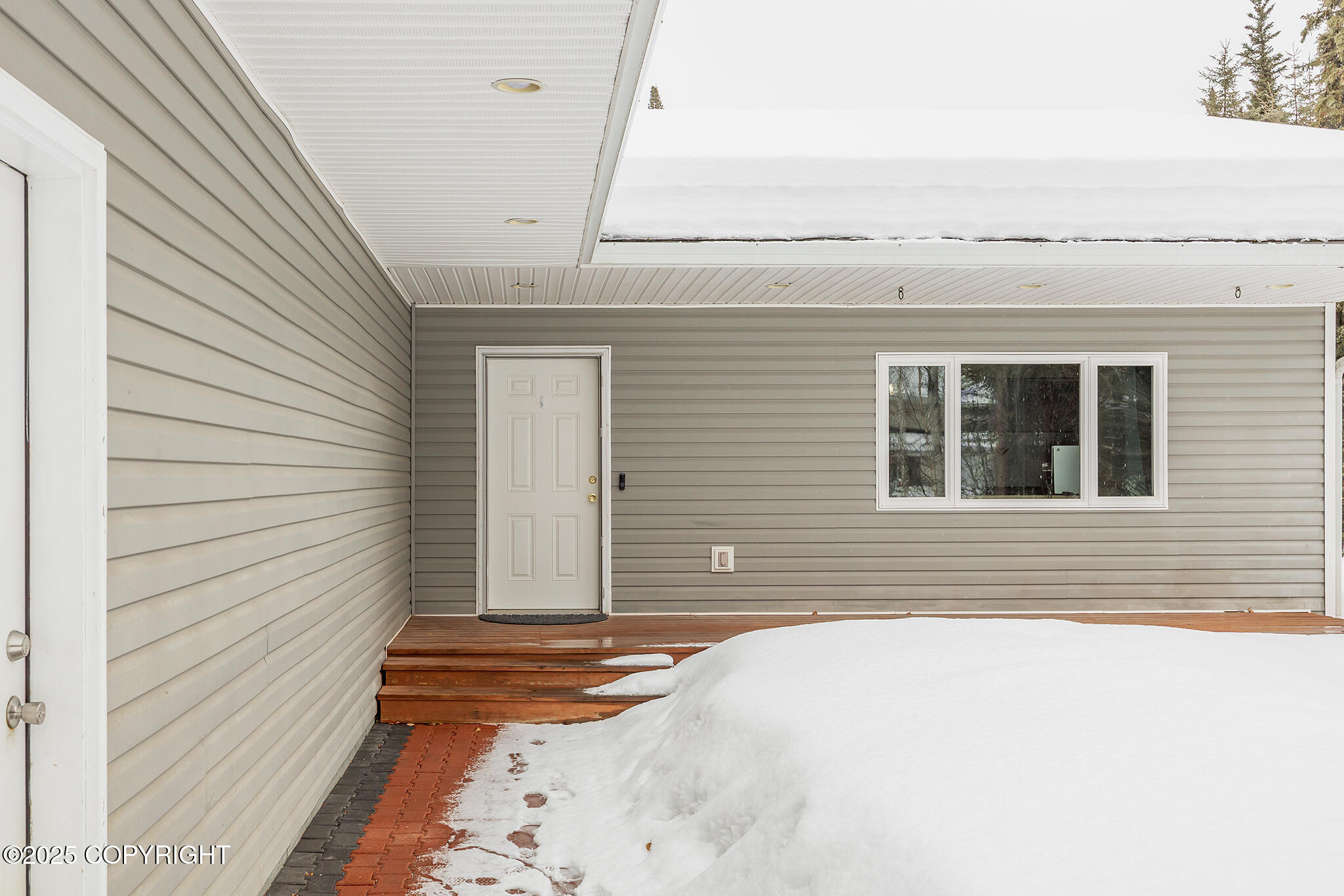 2323 Blue Sparkle Drive, North Pole, Alaska image 2