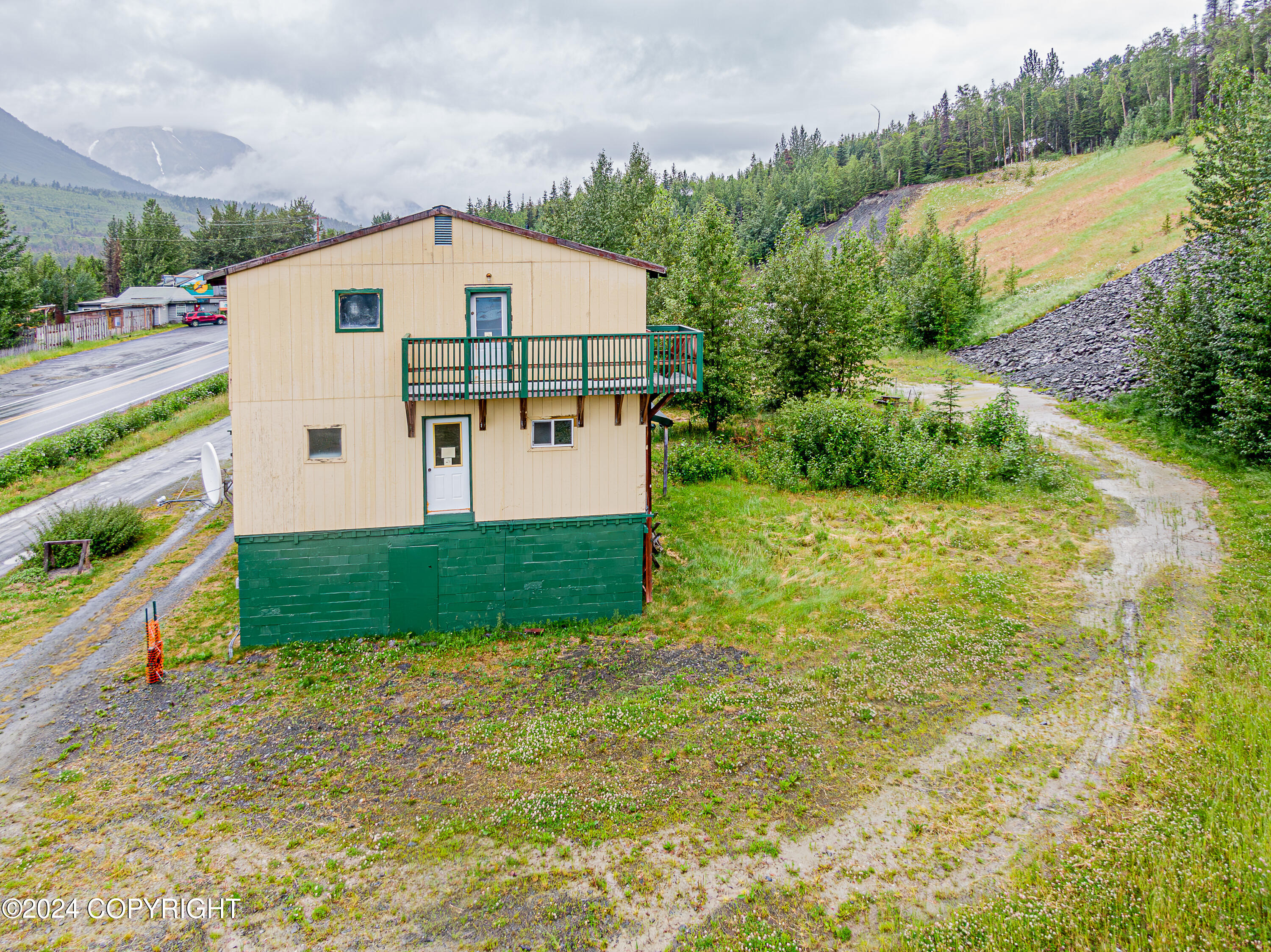 Cooper Landing, Alaska 99572, United States, 7 Bedrooms Bedrooms, ,5 BathroomsBathrooms,Residential,Pending,51650