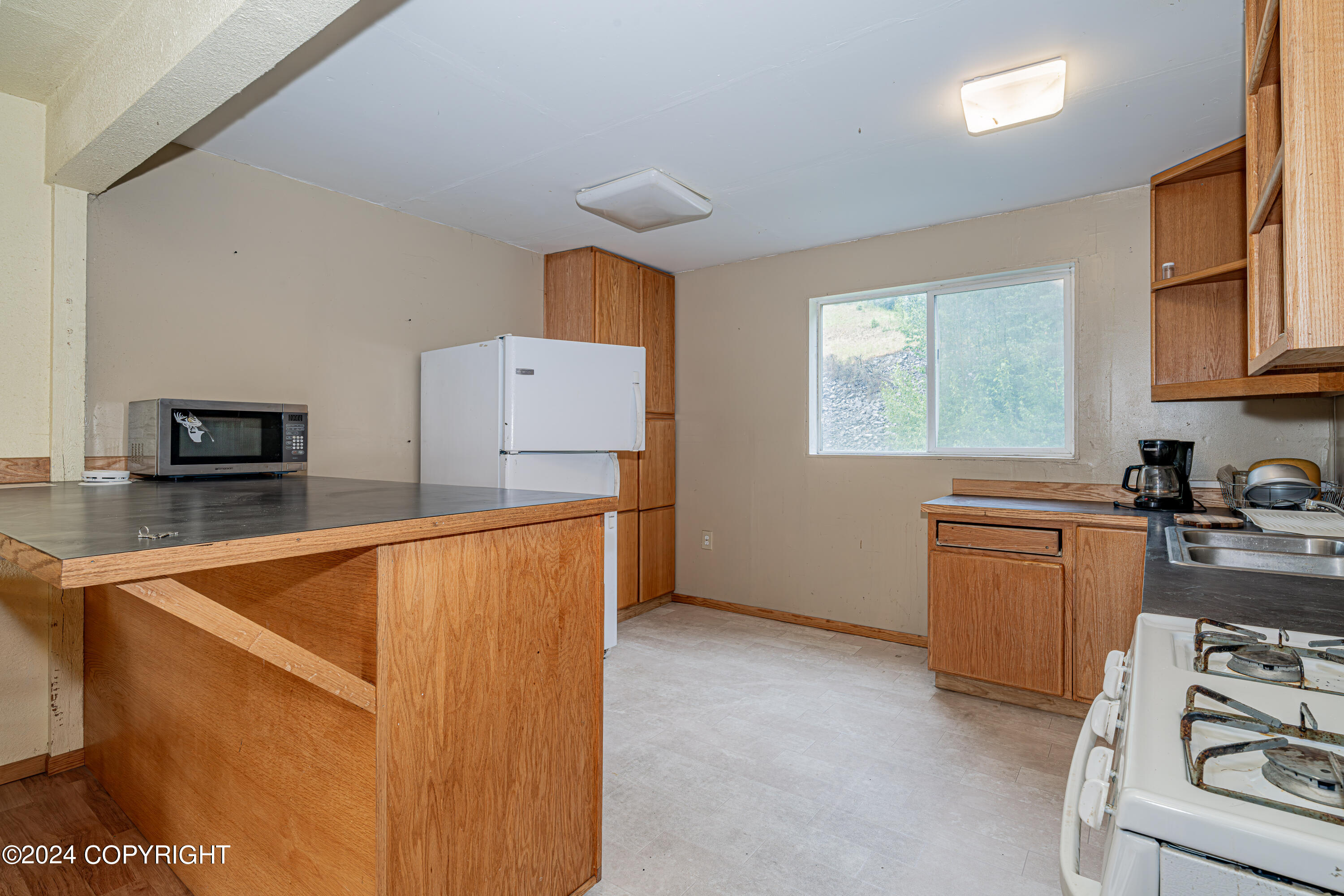 Cooper Landing, Alaska 99572, United States, 7 Bedrooms Bedrooms, ,5 BathroomsBathrooms,Residential,Pending,51650