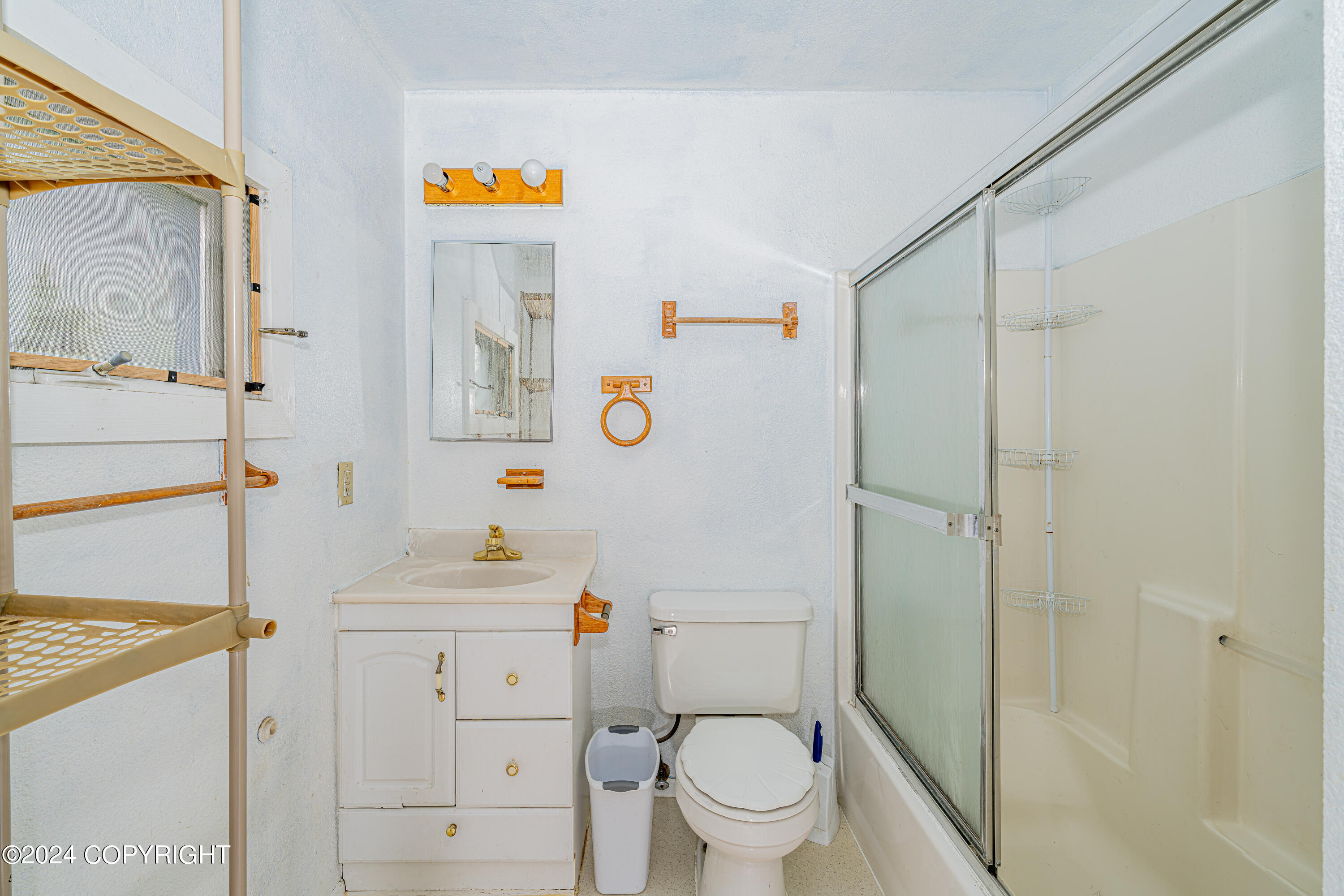 Cooper Landing, Alaska 99572, United States, 7 Bedrooms Bedrooms, ,5 BathroomsBathrooms,Residential,Pending,51650