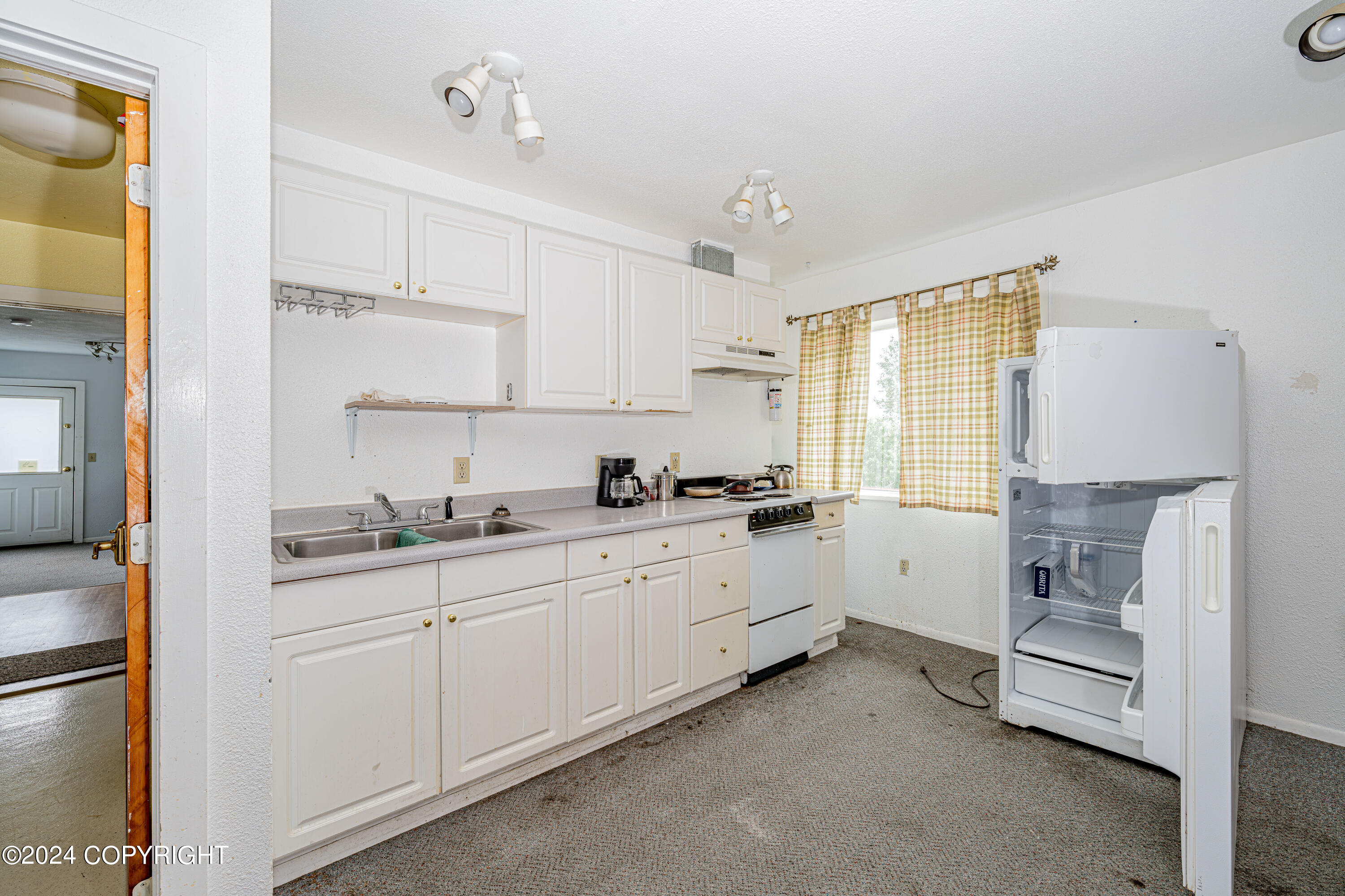 Cooper Landing, Alaska 99572, United States, 7 Bedrooms Bedrooms, ,5 BathroomsBathrooms,Residential,Pending,51650