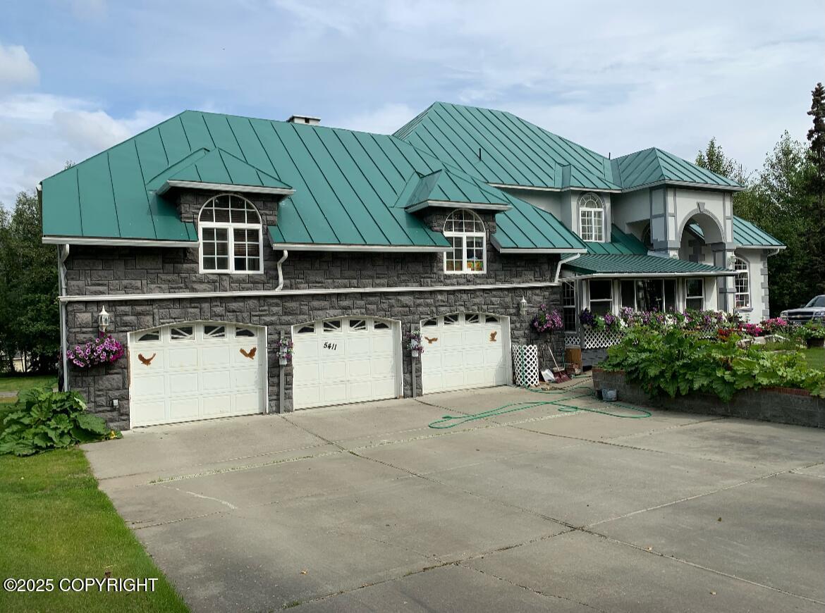 5411 Honeysuckle Lane, Wasilla, Alaska image 3