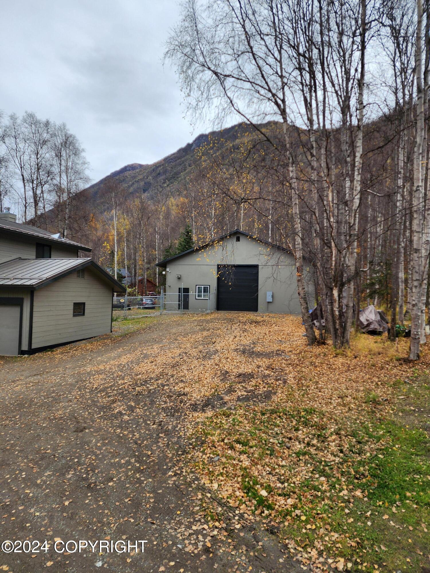 20527 Mark Circle, Chugiak, Alaska image 5