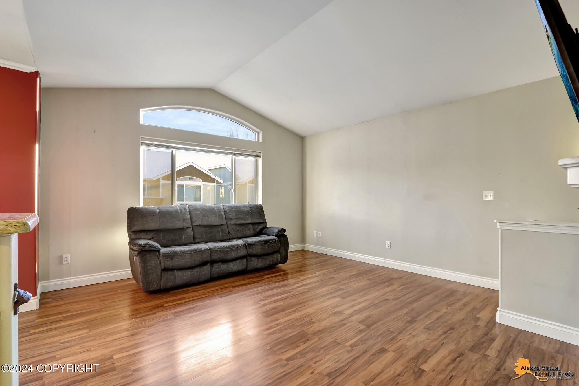 Anchorage, Alaska 99507, United States, 3 Bedrooms Bedrooms, ,2 BathroomsBathrooms,Residential,Pending,31303