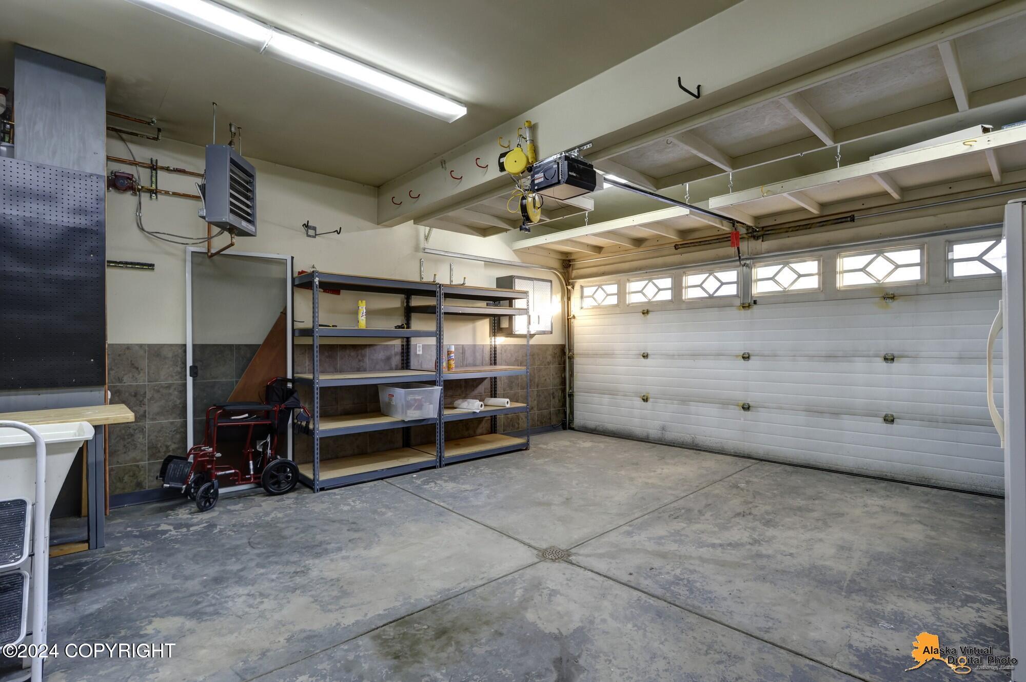 Anchorage, Alaska 99507, United States, 3 Bedrooms Bedrooms, ,2 BathroomsBathrooms,Residential,Pending,31303