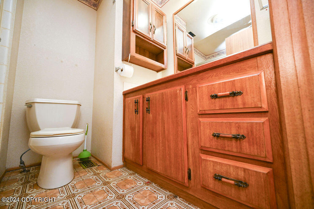 12286 Lancelot Drive, Seward, Alaska image 27