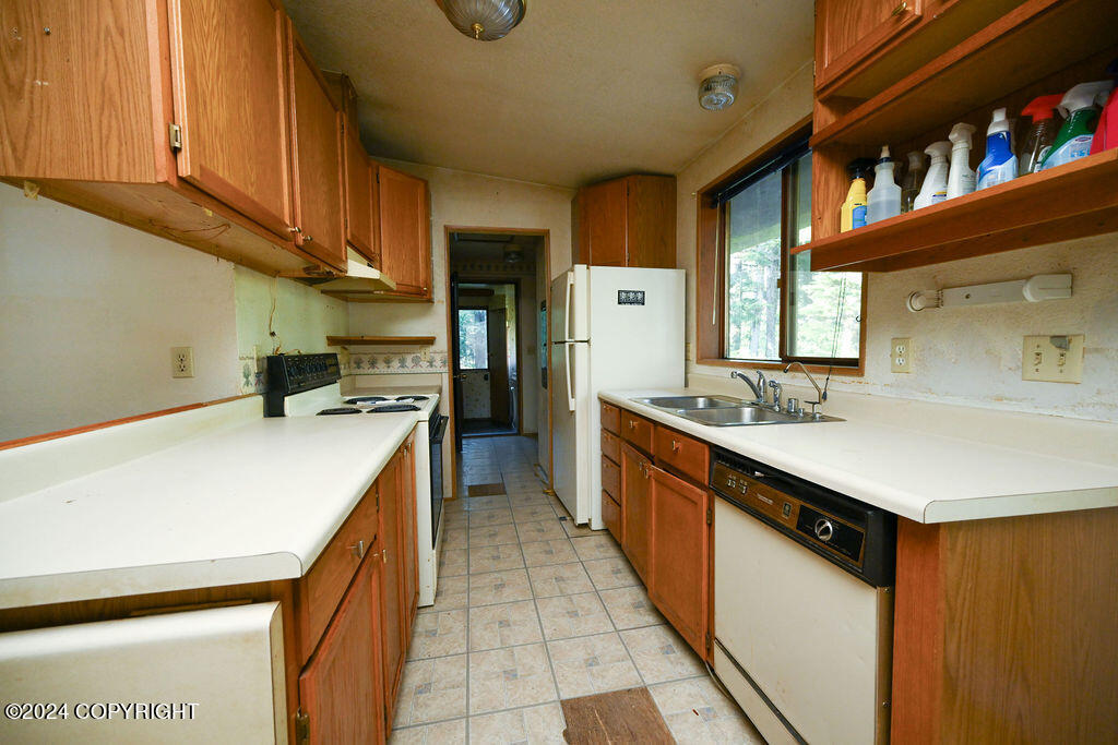 12286 Lancelot Drive, Seward, Alaska image 42
