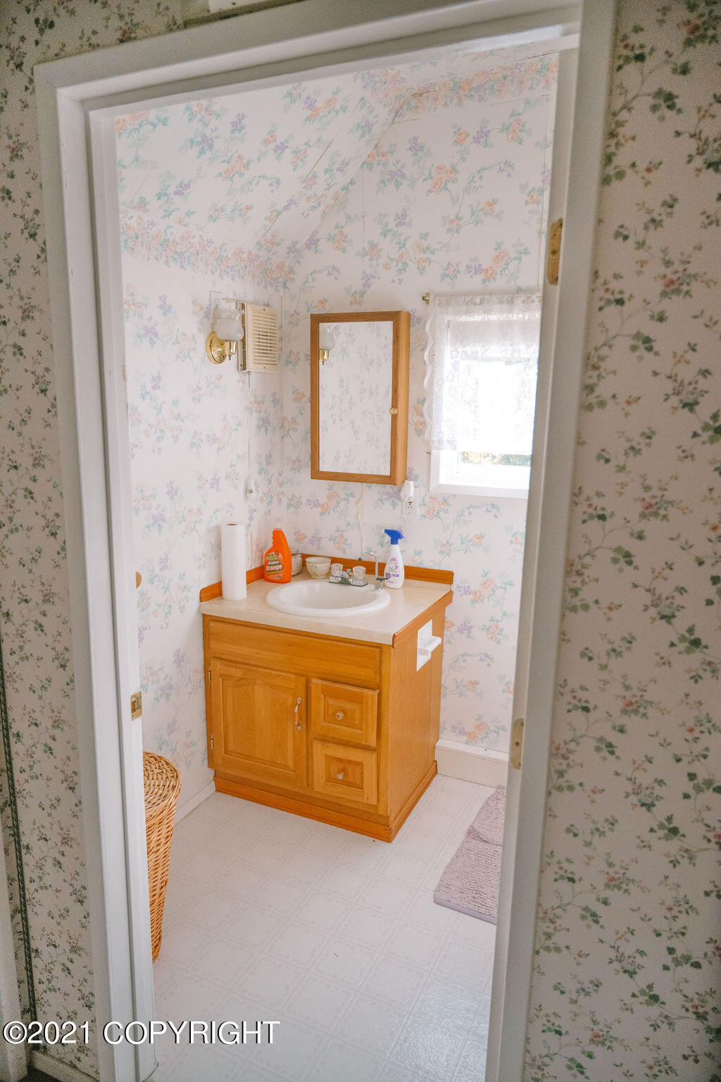 12286 Lancelot Drive, Seward, Alaska image 10