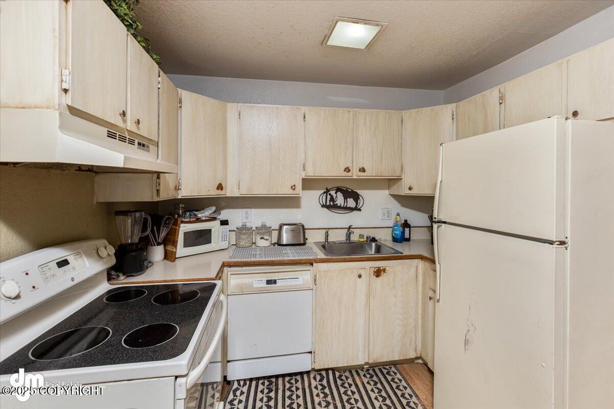 3051 Lois Drive #506, Anchorage, Alaska image 3